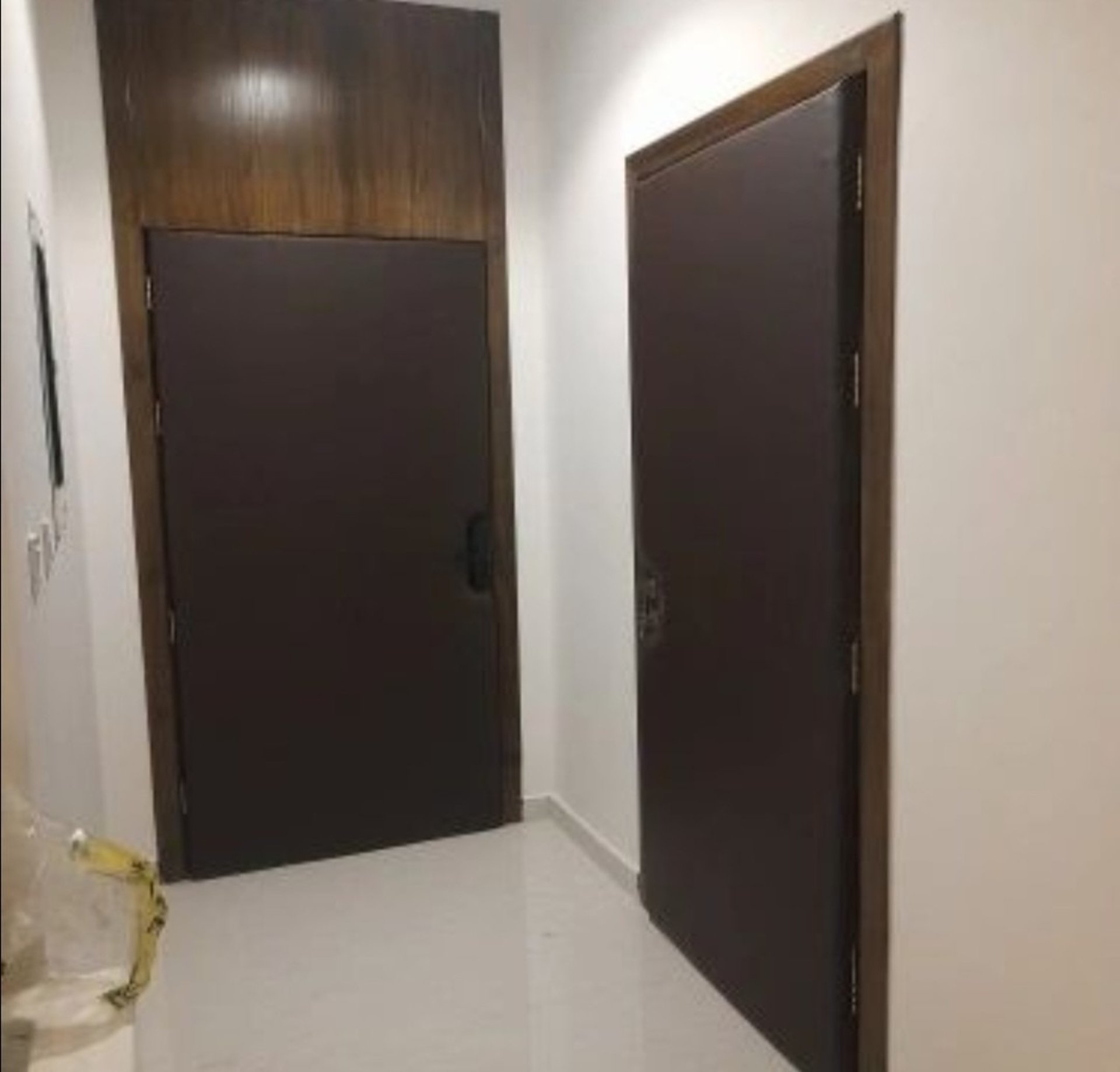 عازل صوت للباب الشرقية