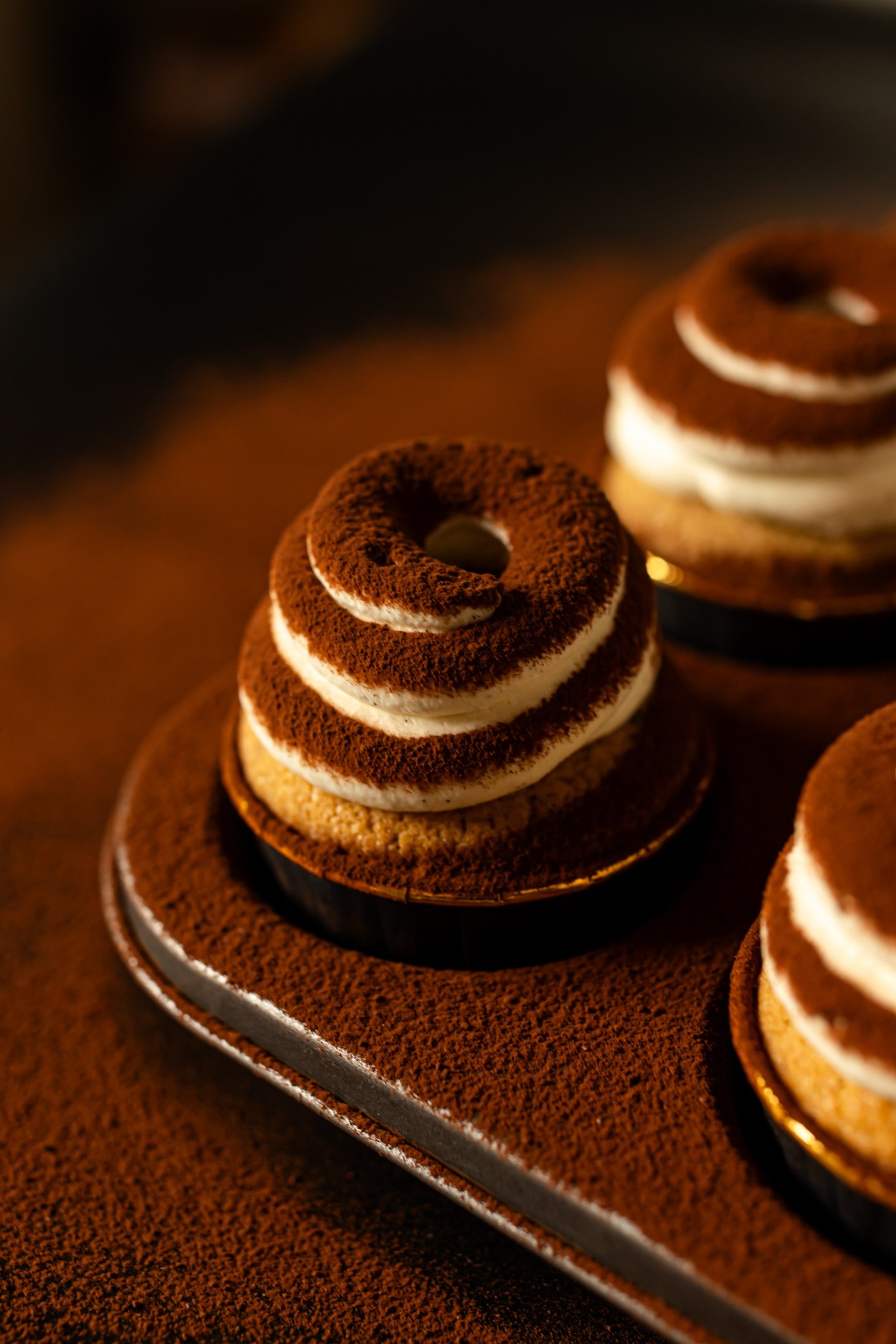 gray computer monitor