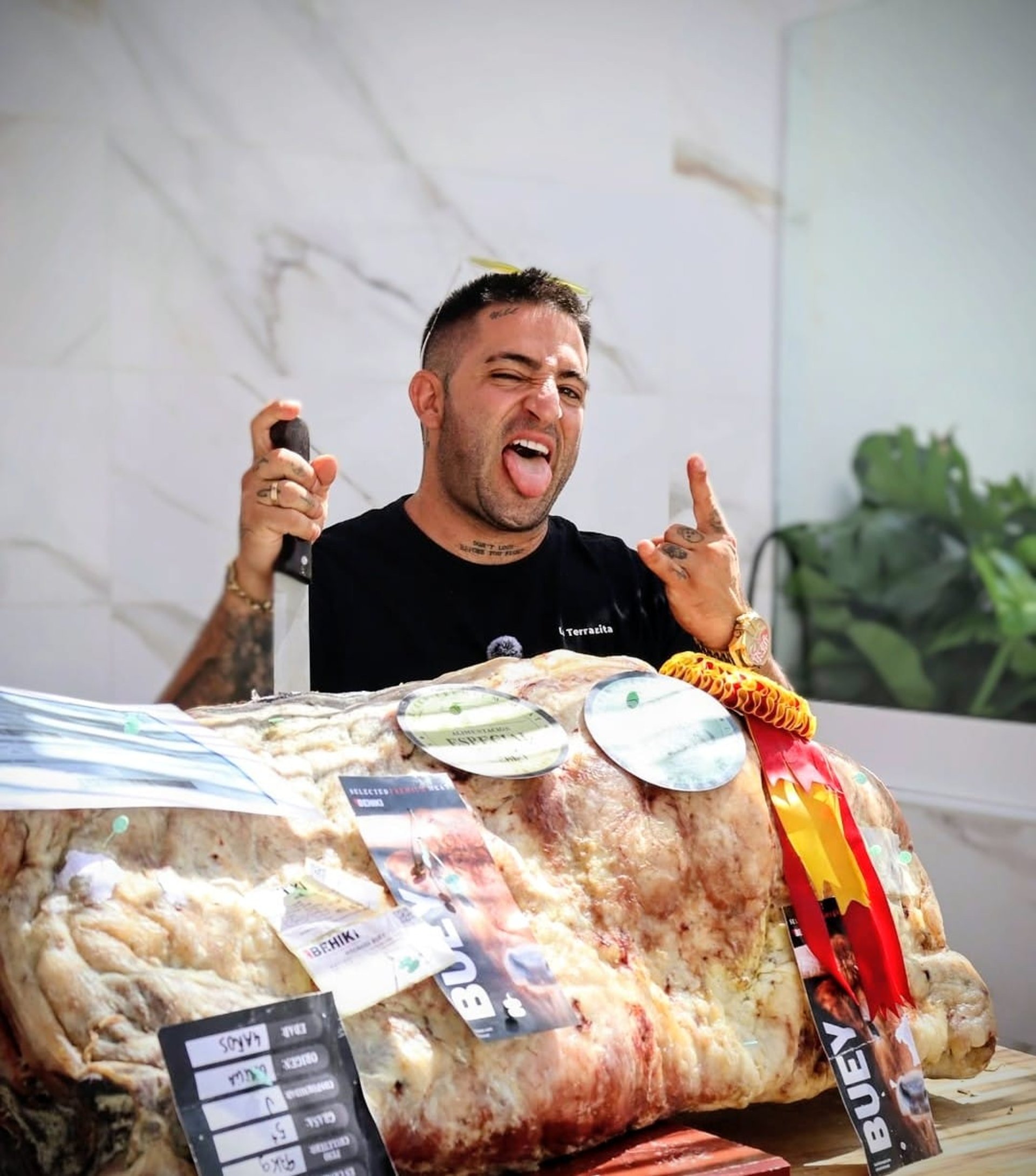 black and white bed linen