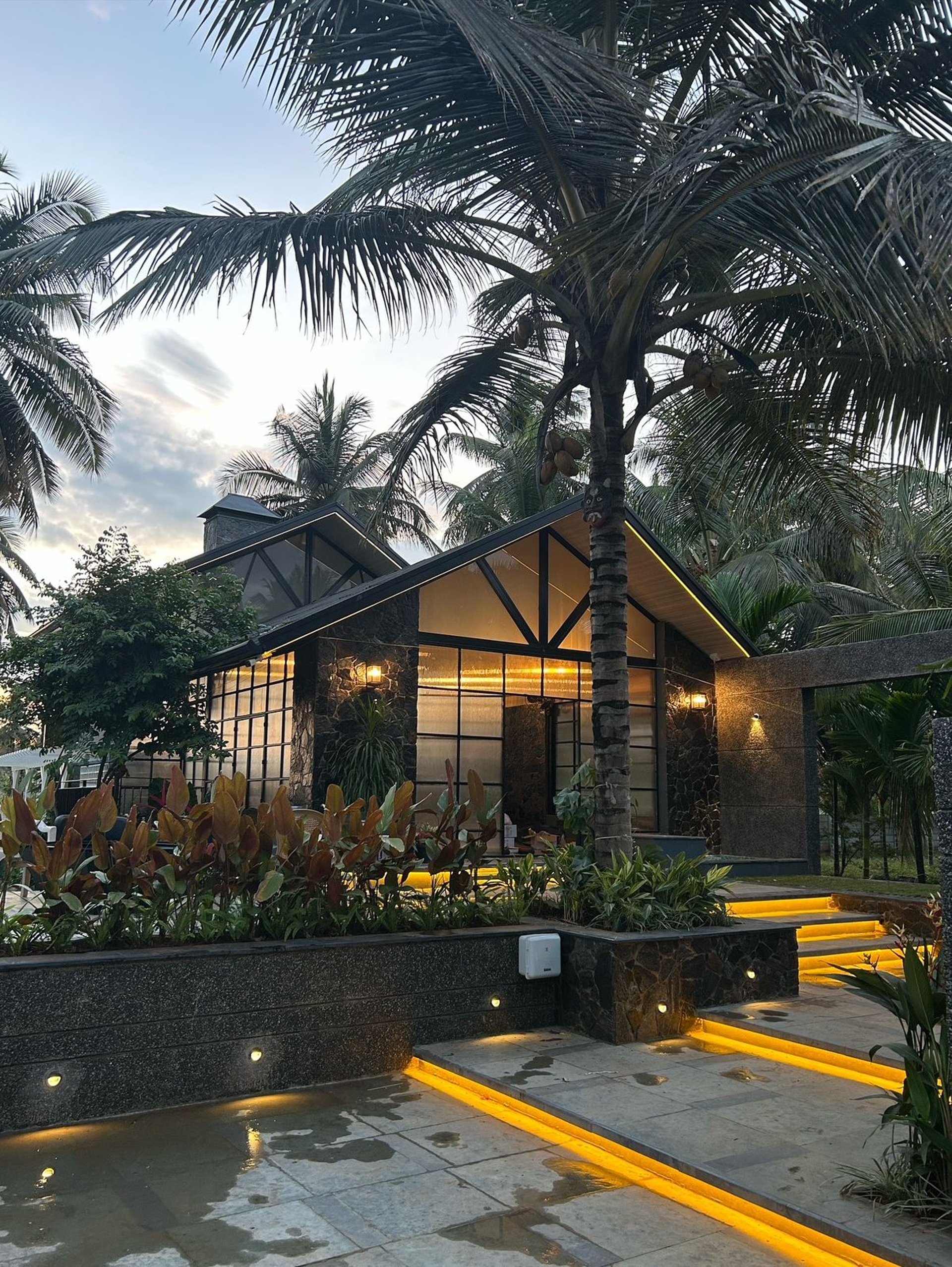 black and white bed linen