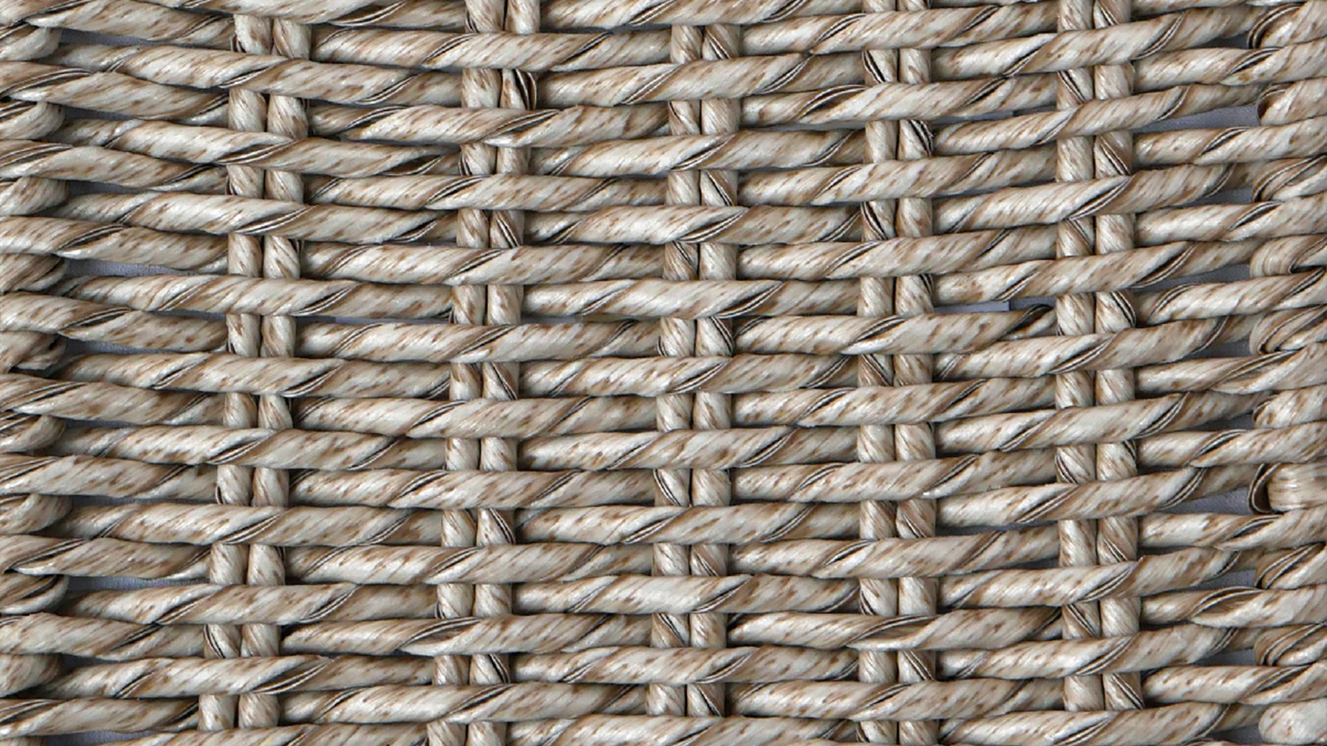 Sebatik Carpentry - synthetic twist