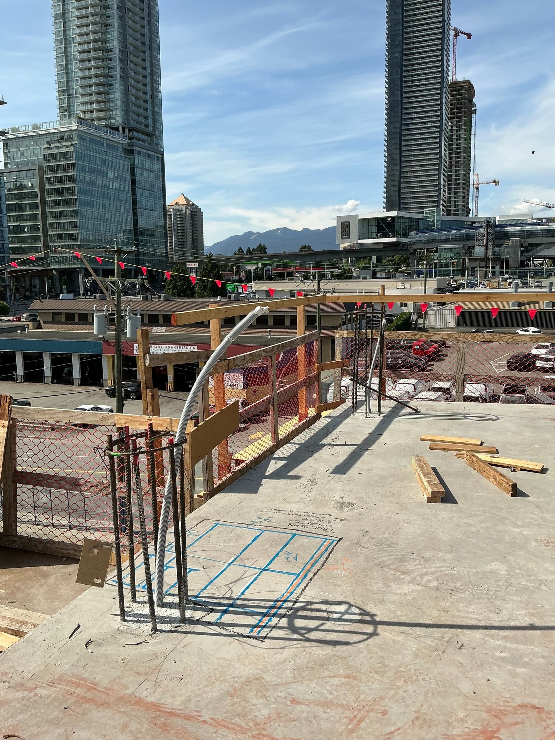 black and white bed linen