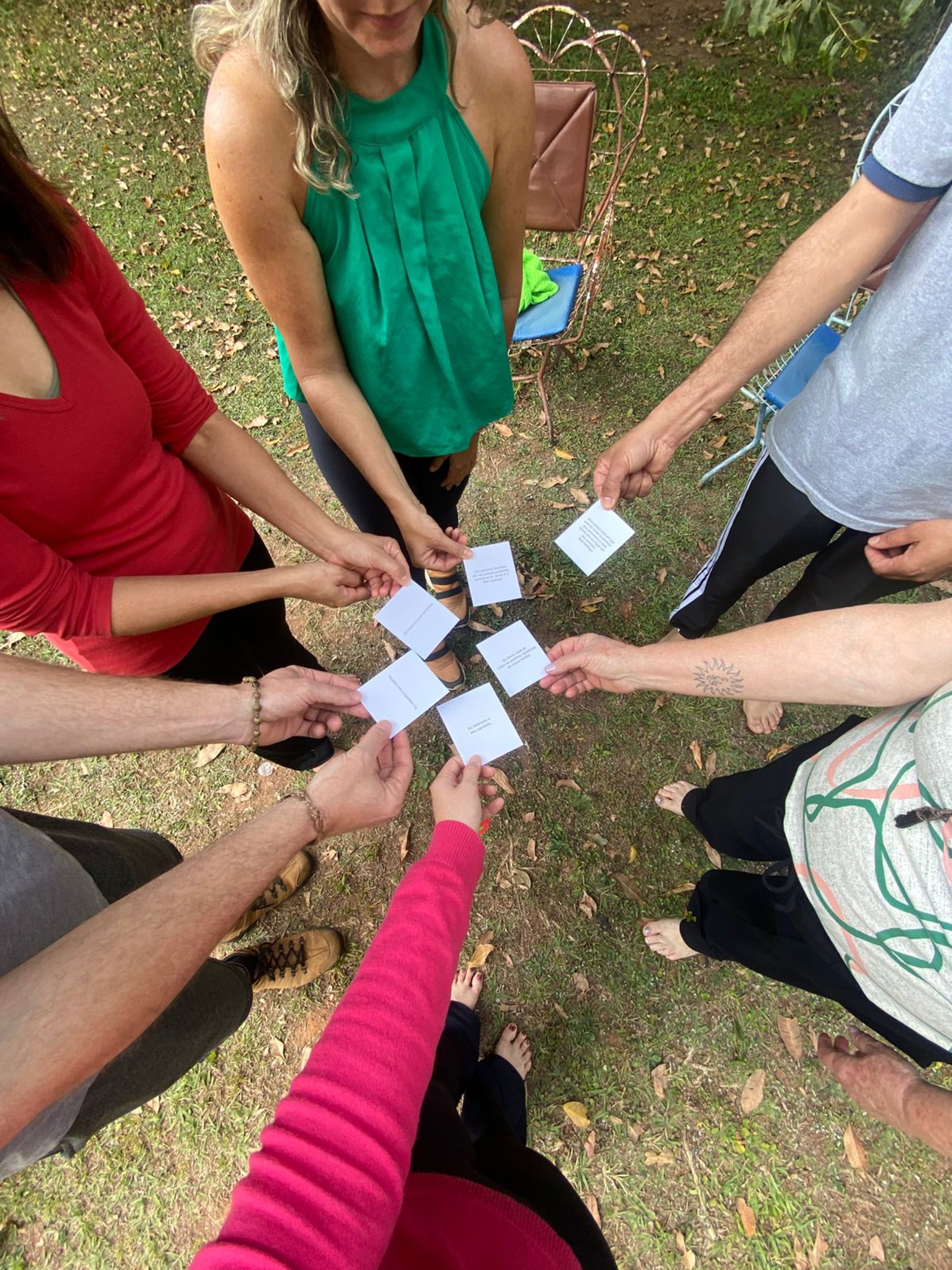 gray computer monitor