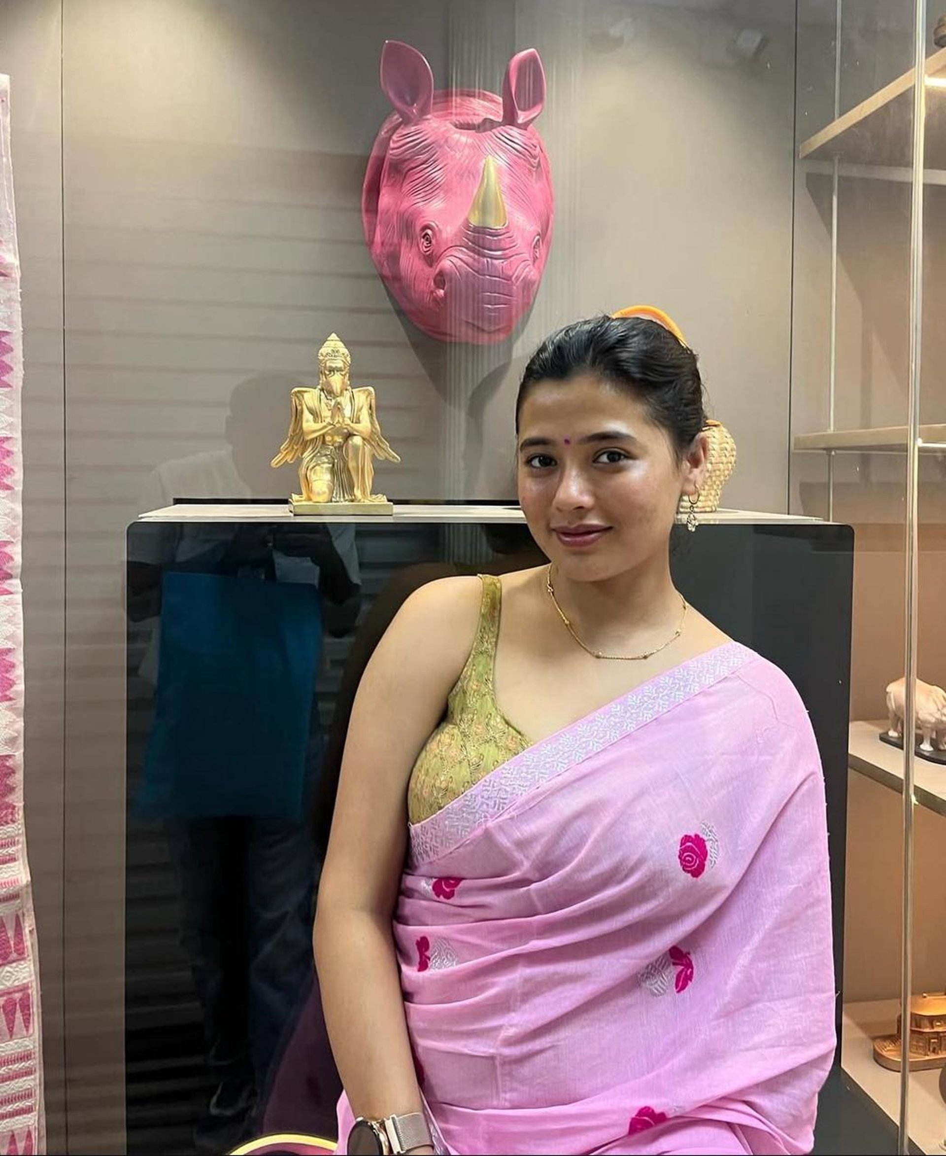 black and brown leather padded tub sofa