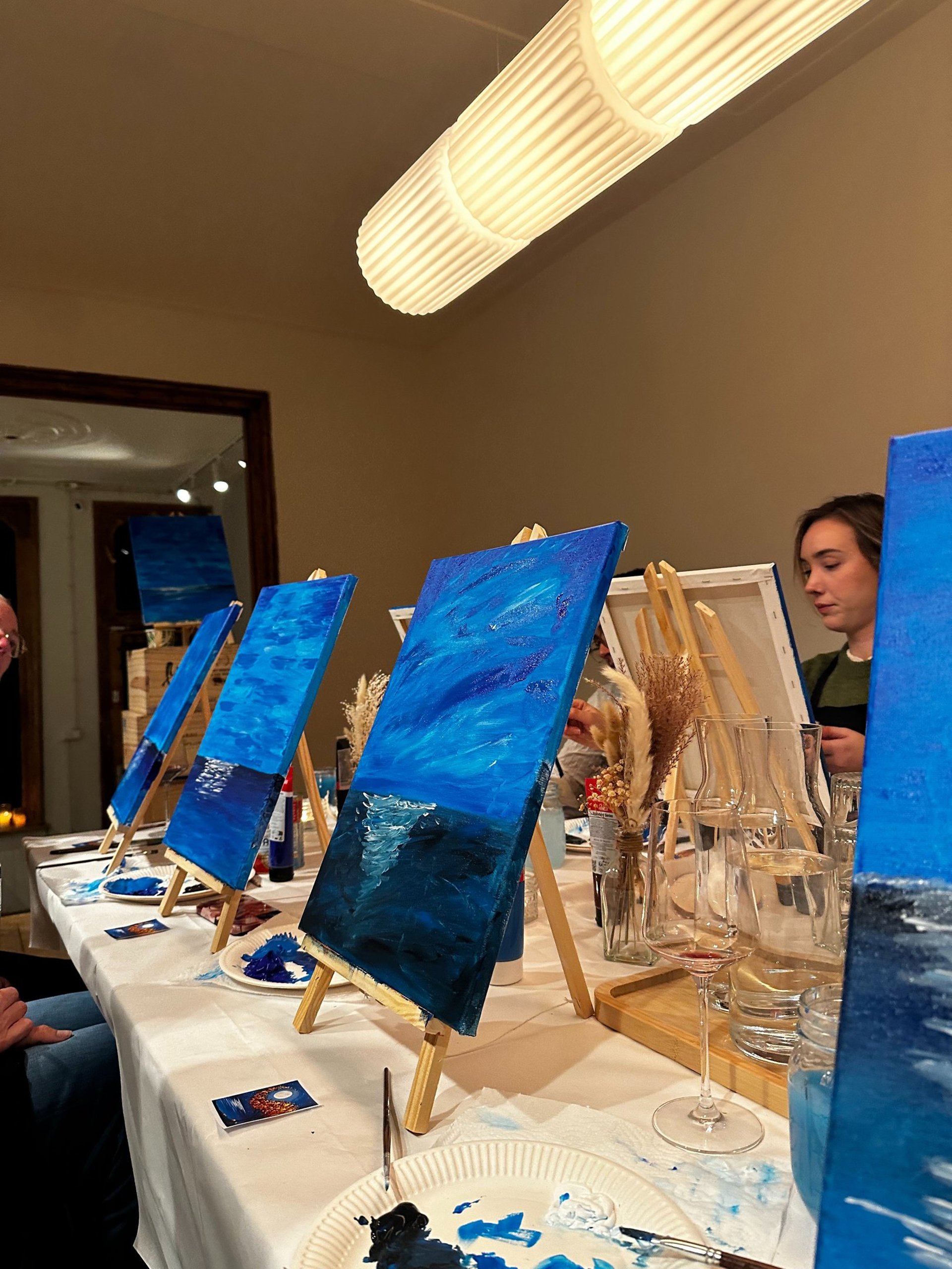 black and white bed linen