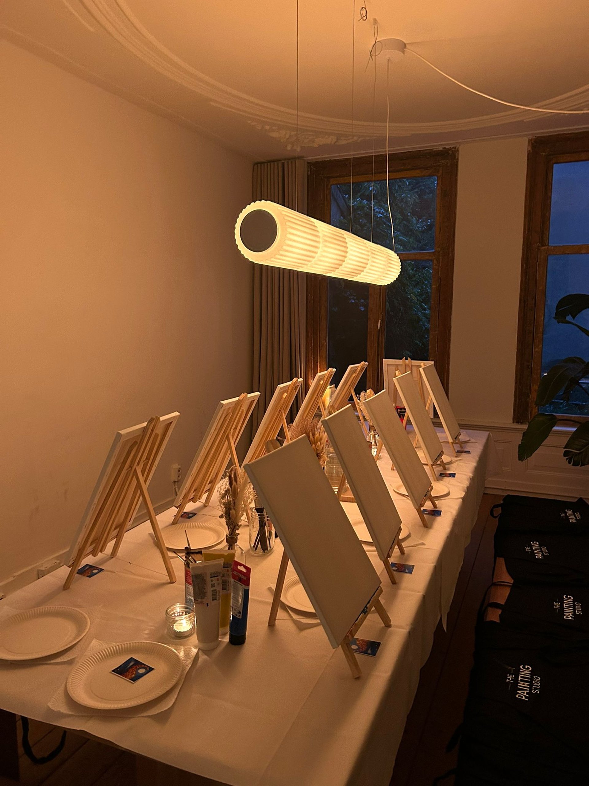 black and white bed linen