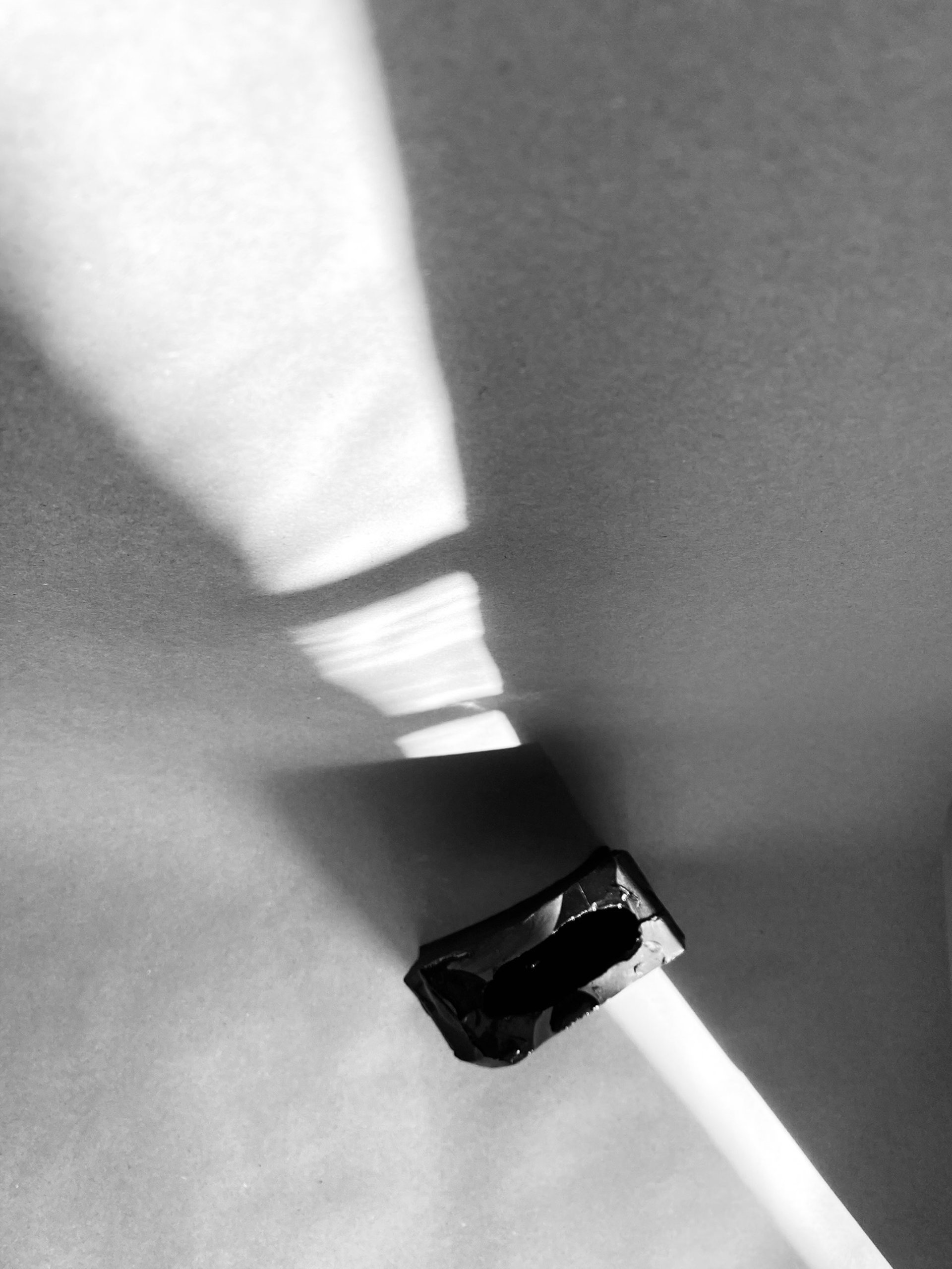 gray computer monitor