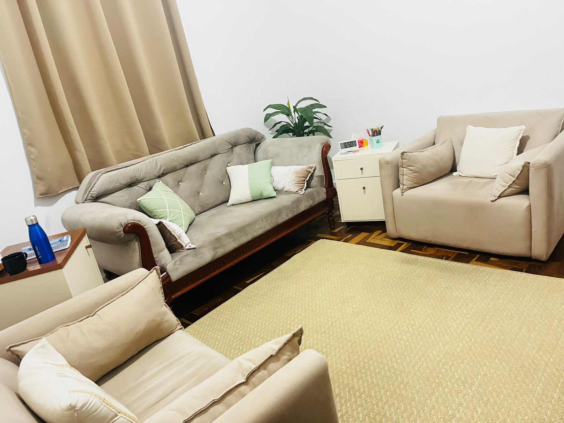 black and white bed linen