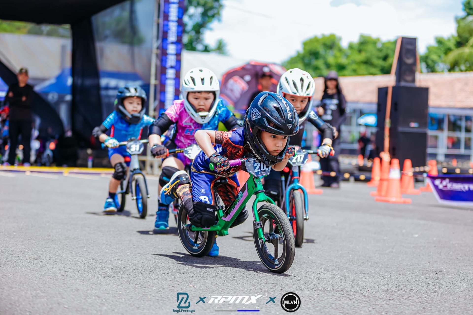 Jersey pushbike aero premium anak warna merah biru motif jepang