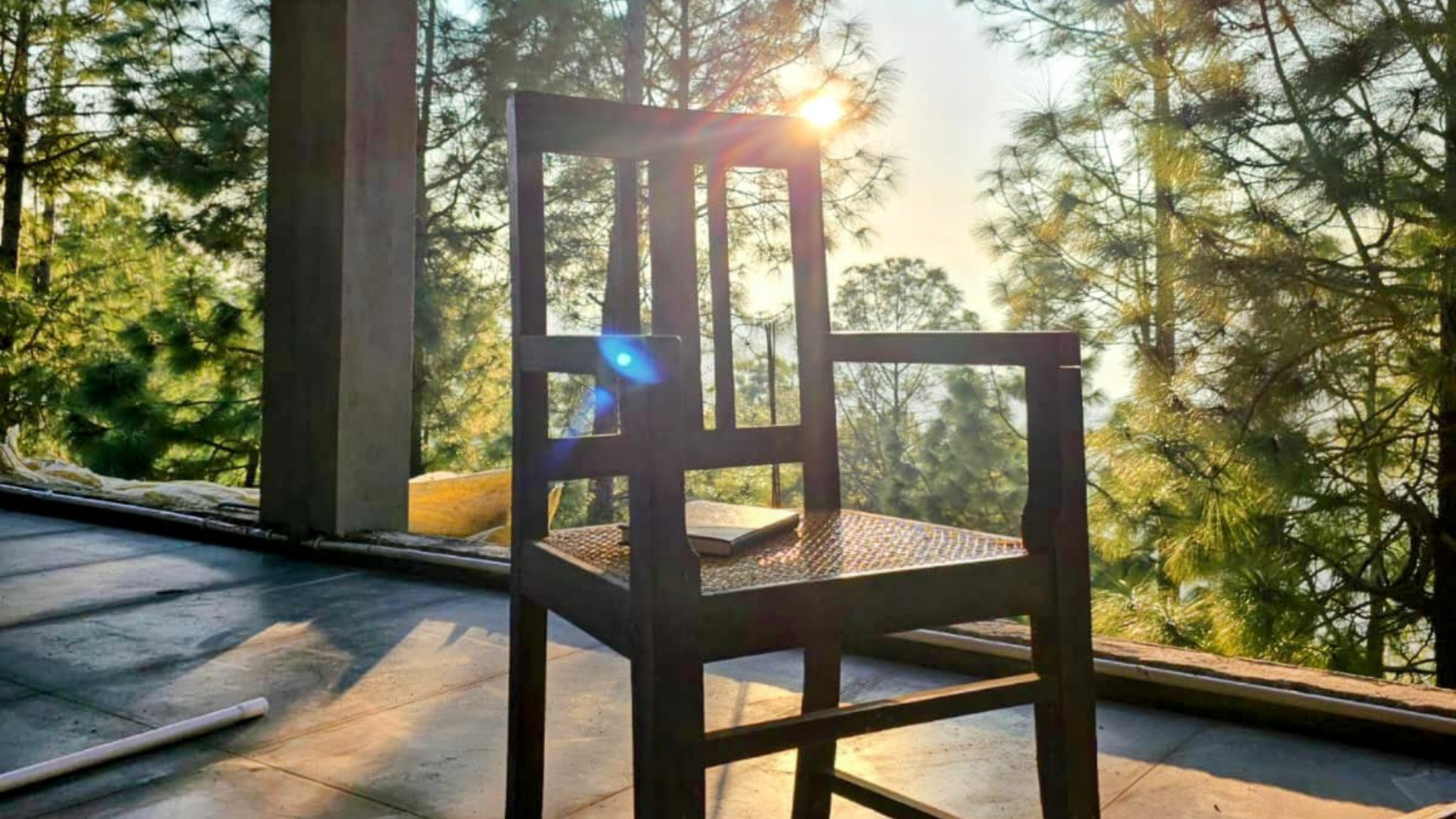 Boutique resort room in Pauri Garhwal with Himalayan view