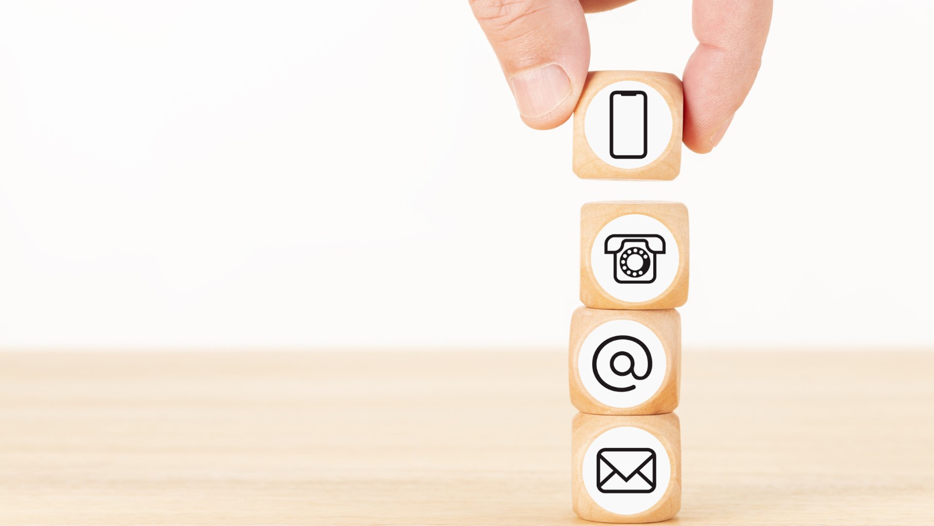 gray computer monitor