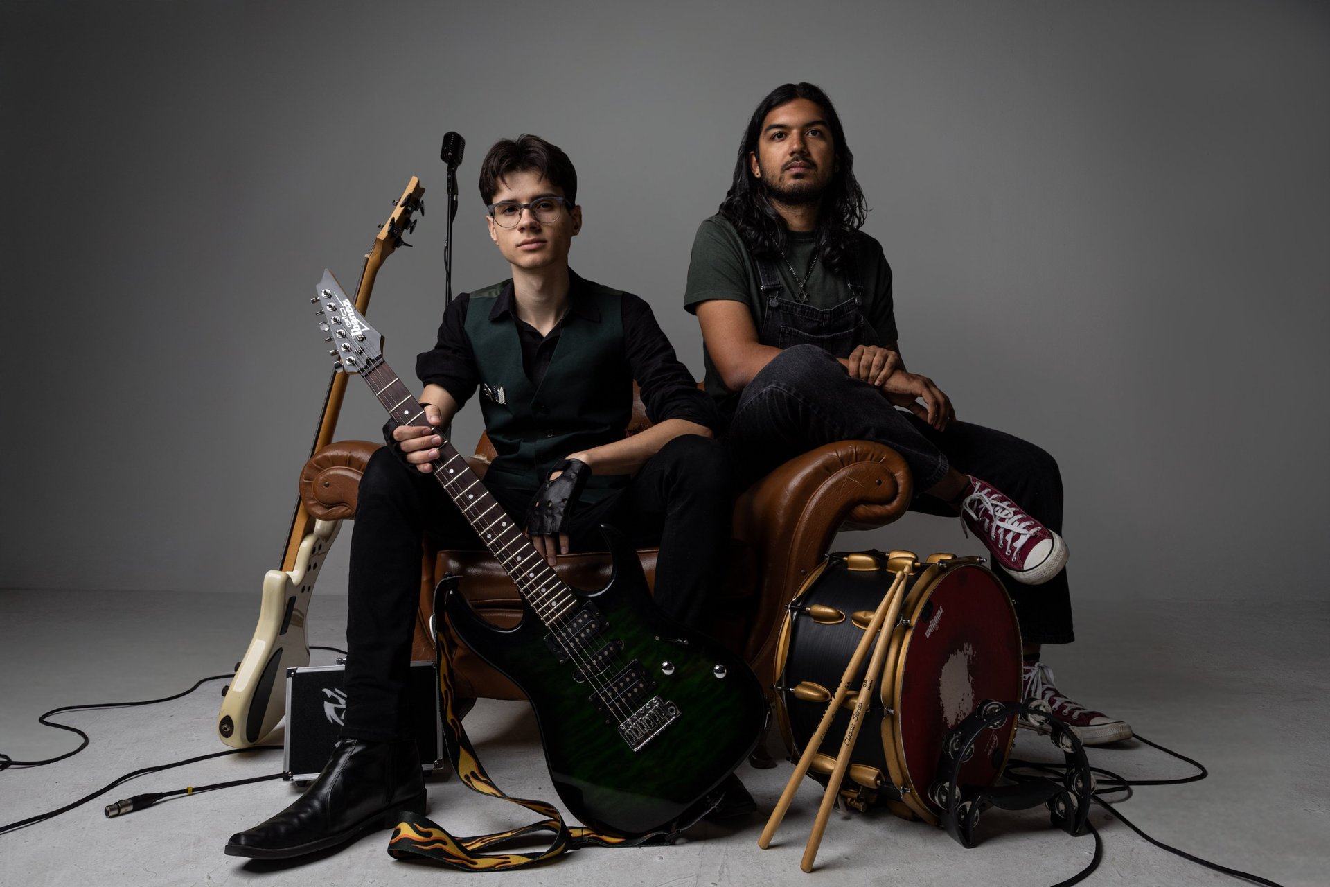 black and white bed linen