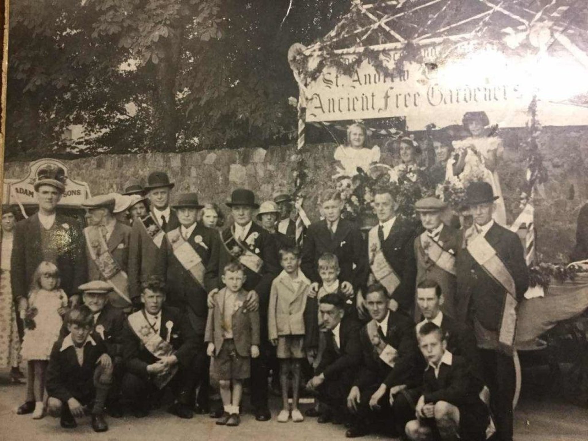 black and white bed linen