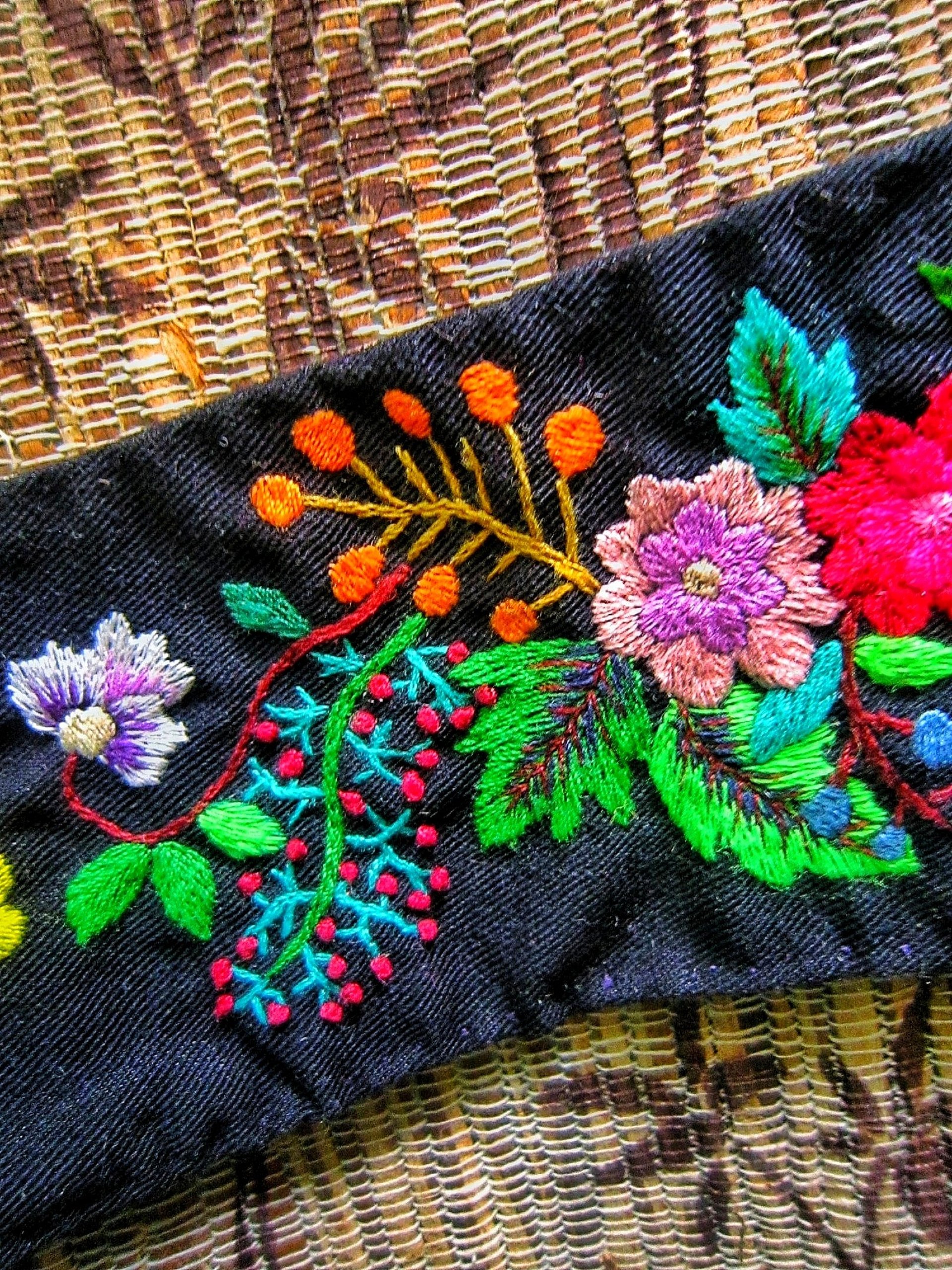 Hand embroidery flower more loser 