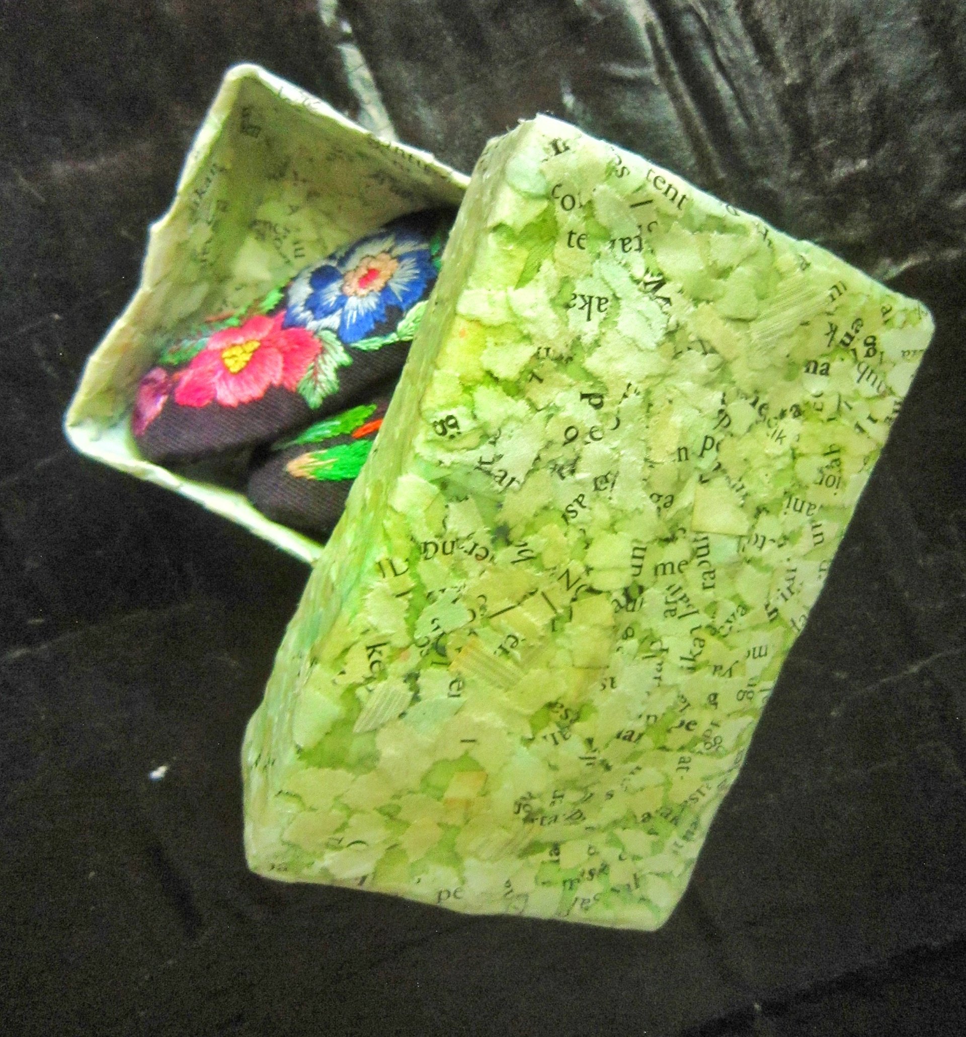 Recycled paper mini trinket box