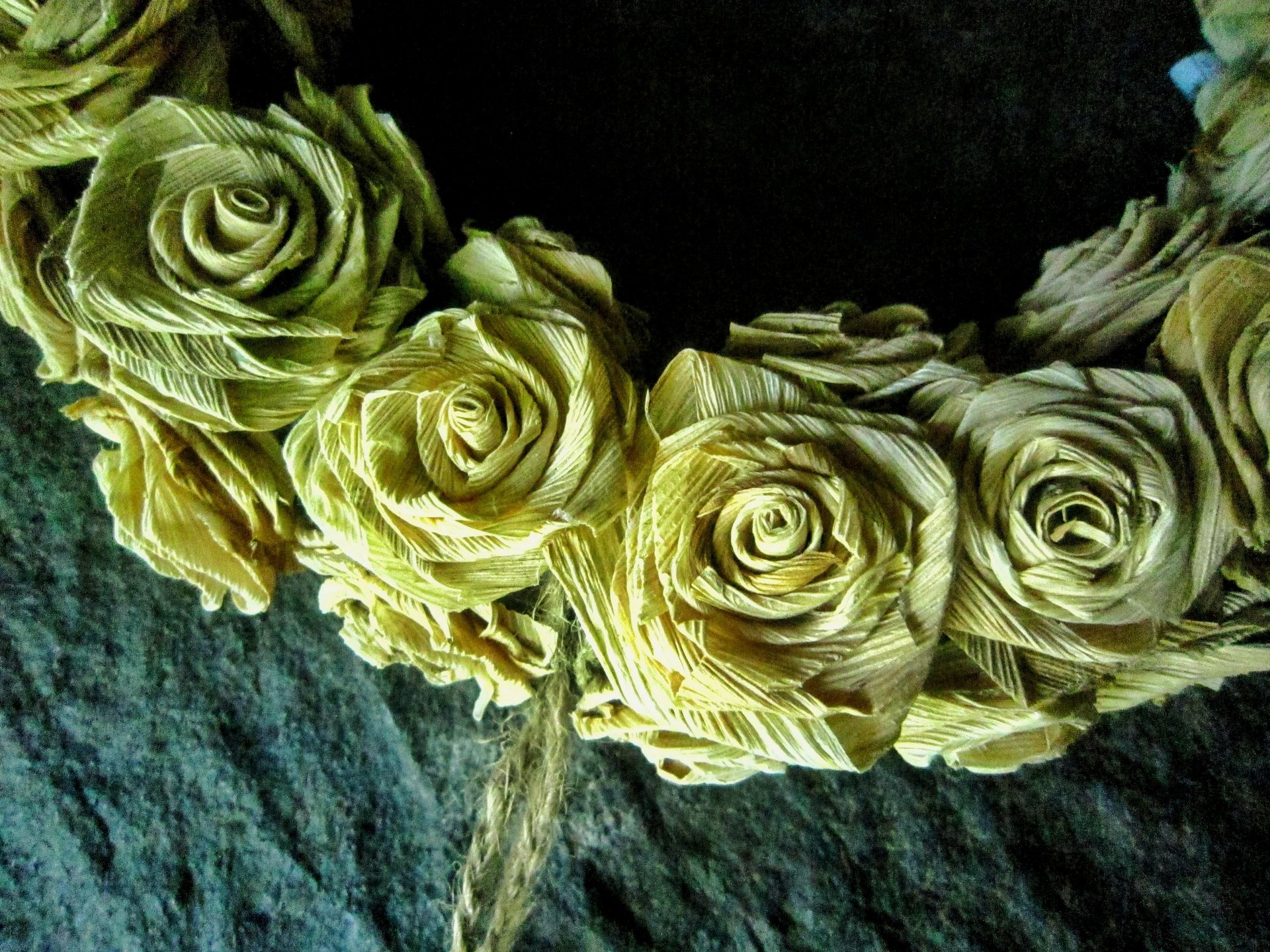 Corn husk  flower wreath more loser 