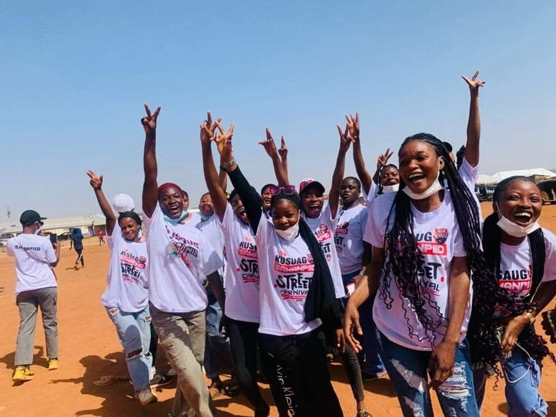 gray computer monitor