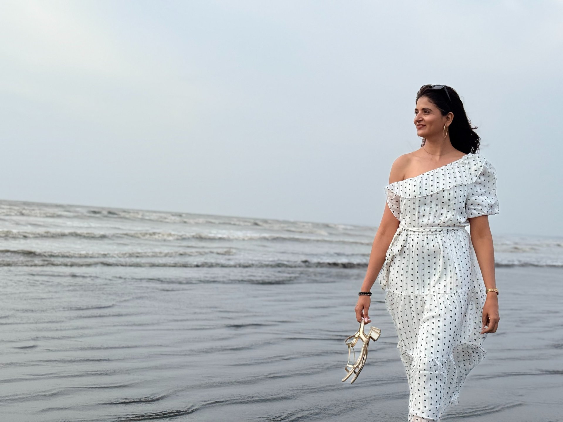 black and white bed linen