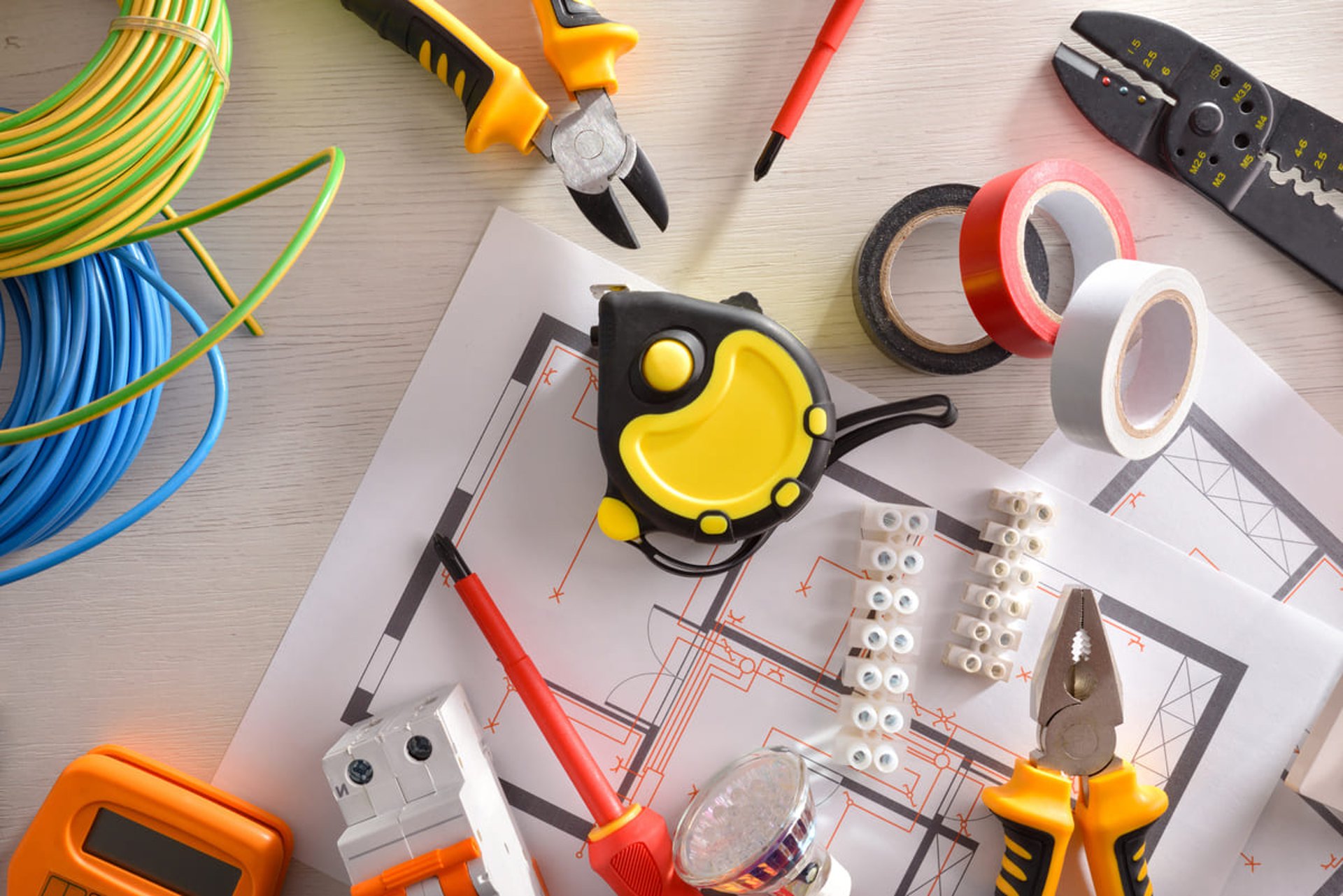 gray computer monitor