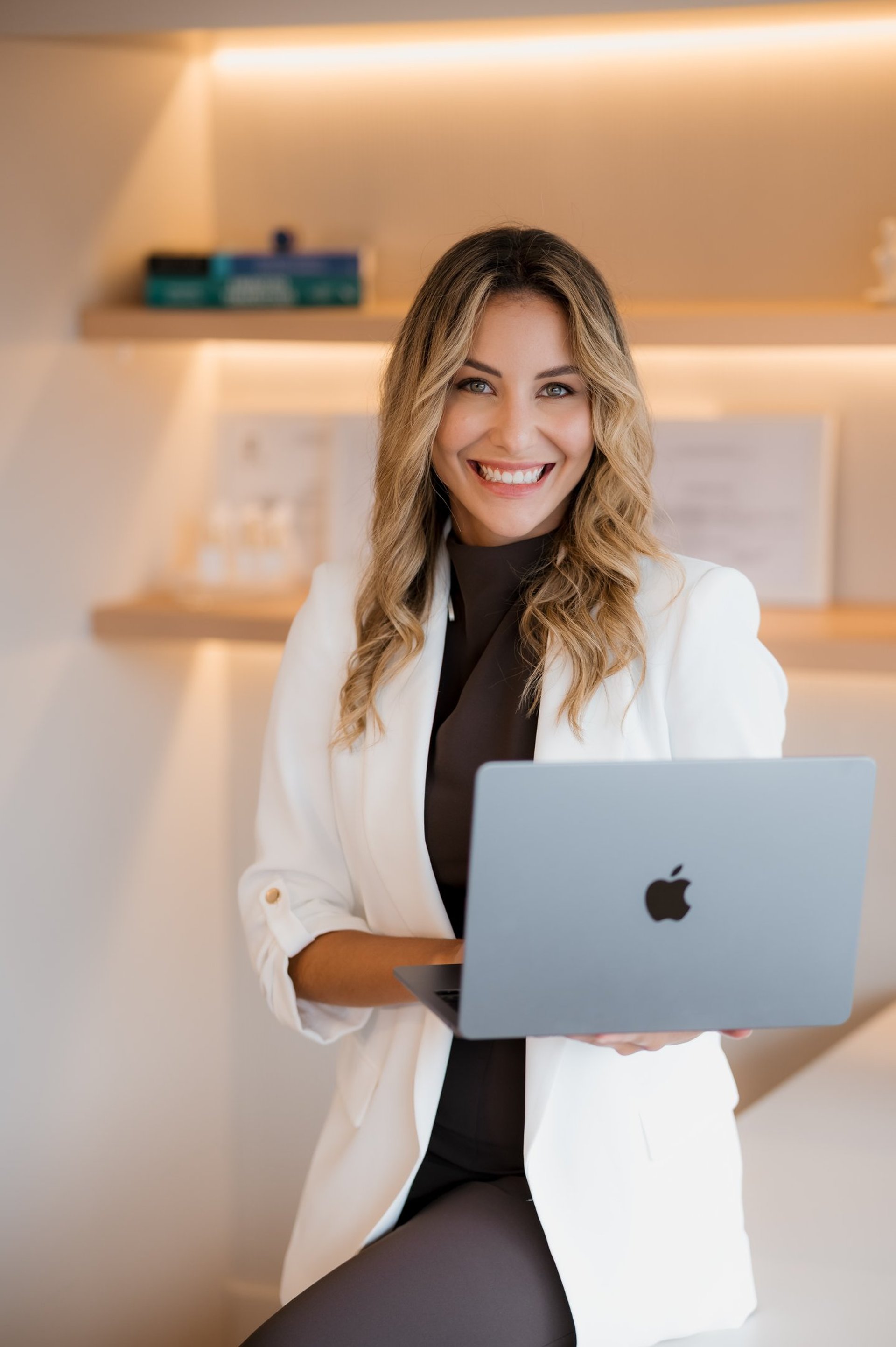 gray computer monitor