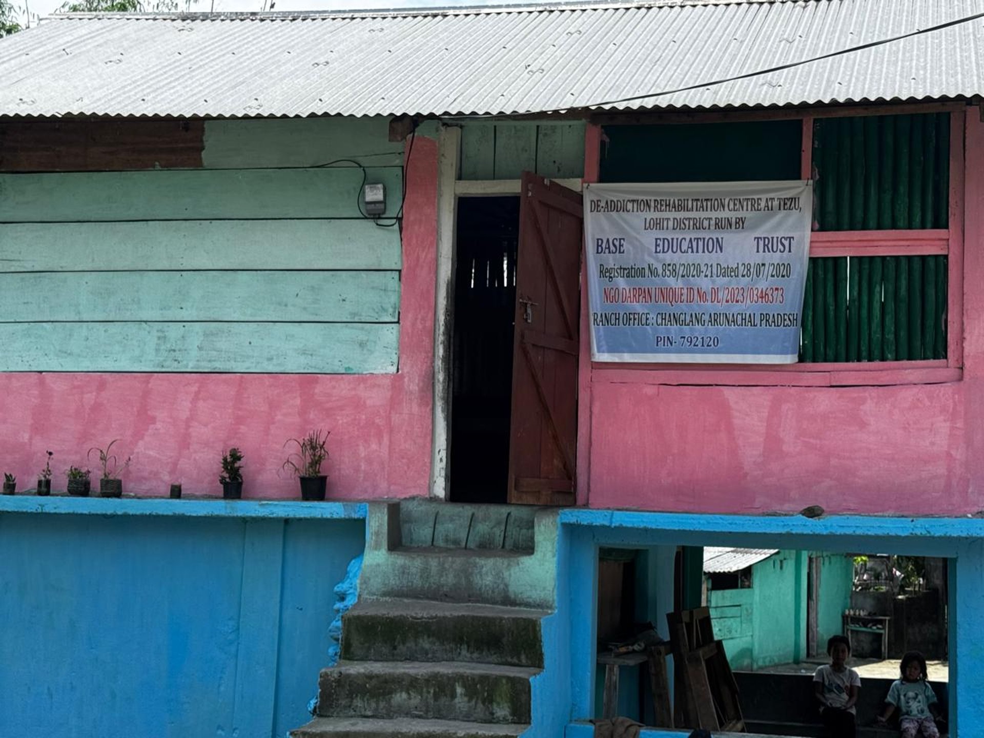 black and brown leather padded tub sofa