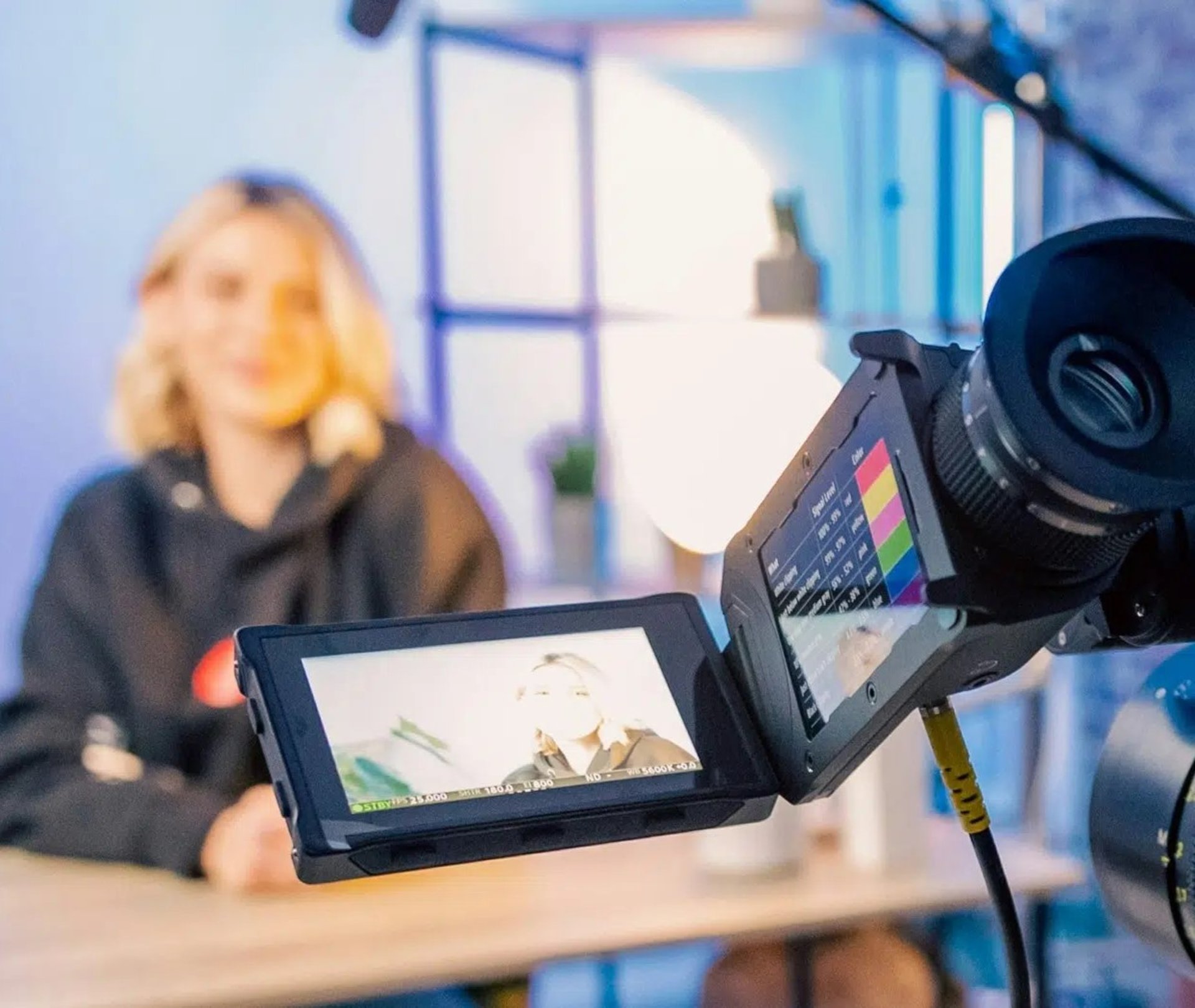 Cris A. Works- Submarino Page Banner- Mobile