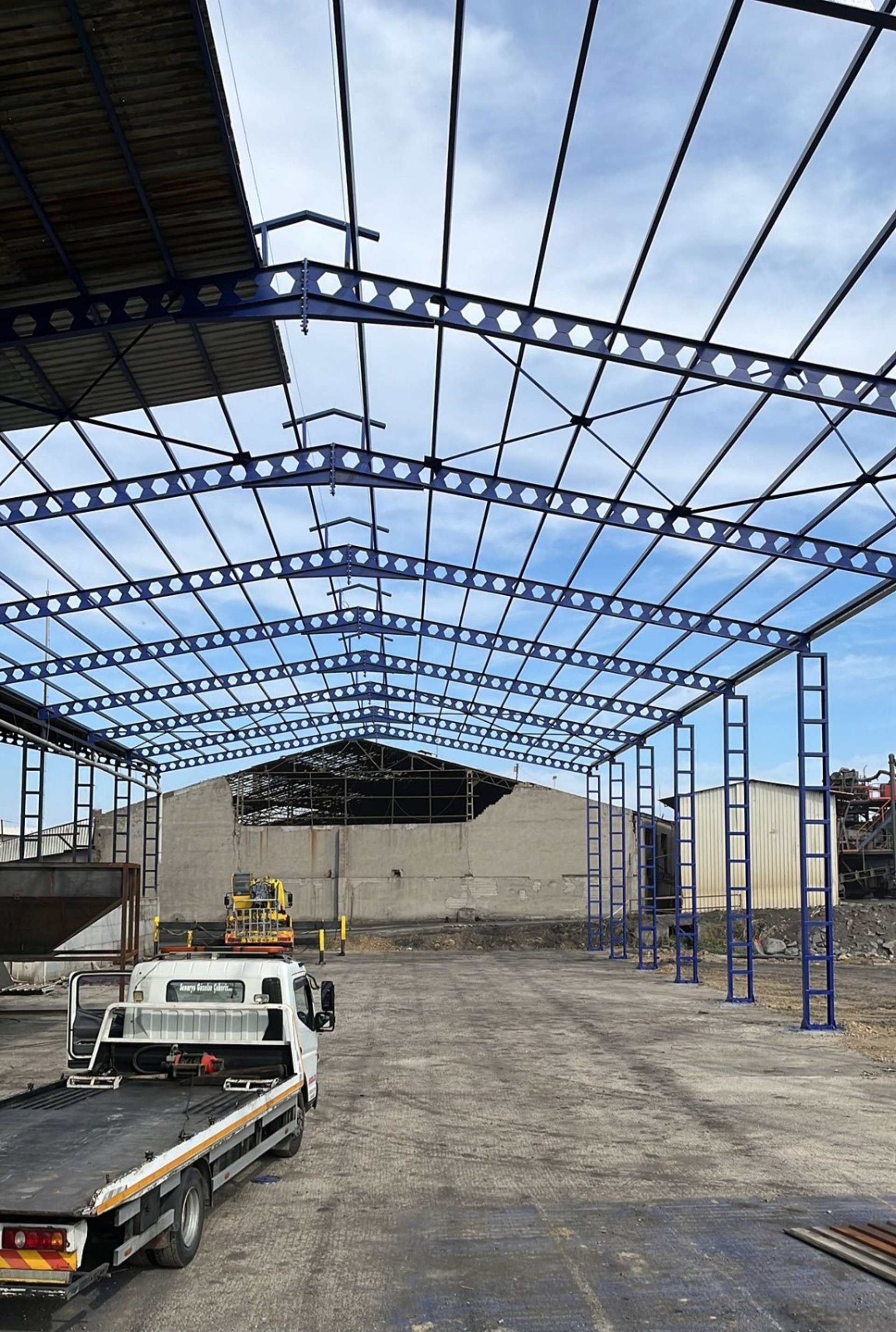 black and brown leather padded tub sofa