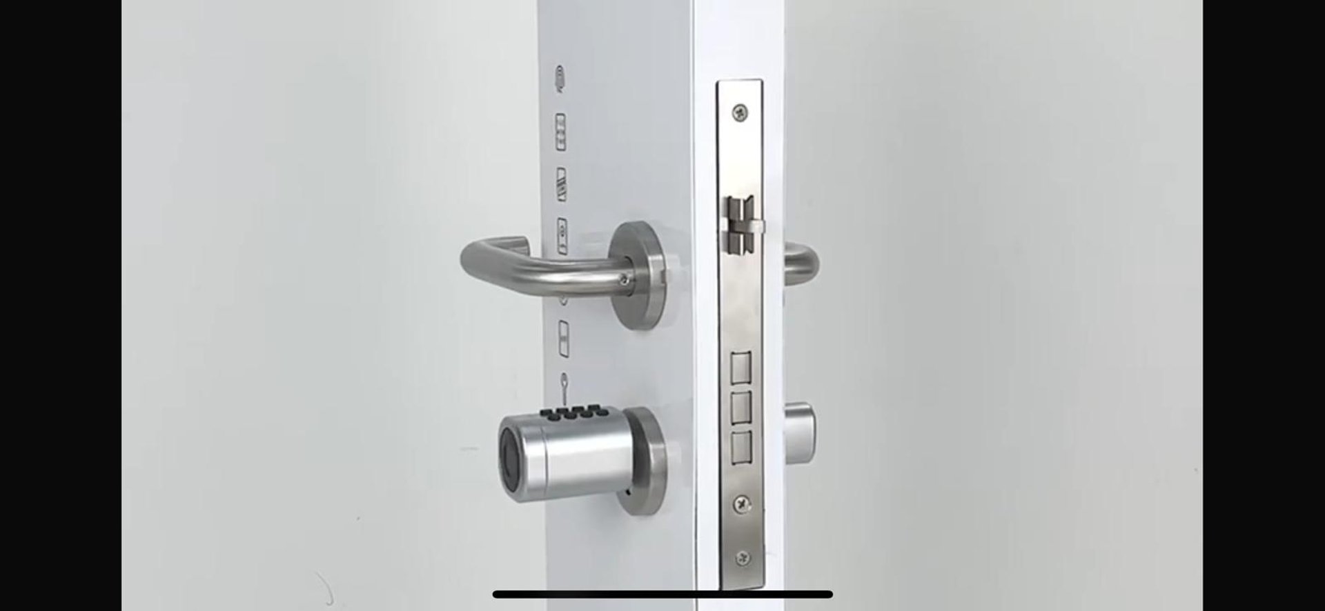 black and white bed linen