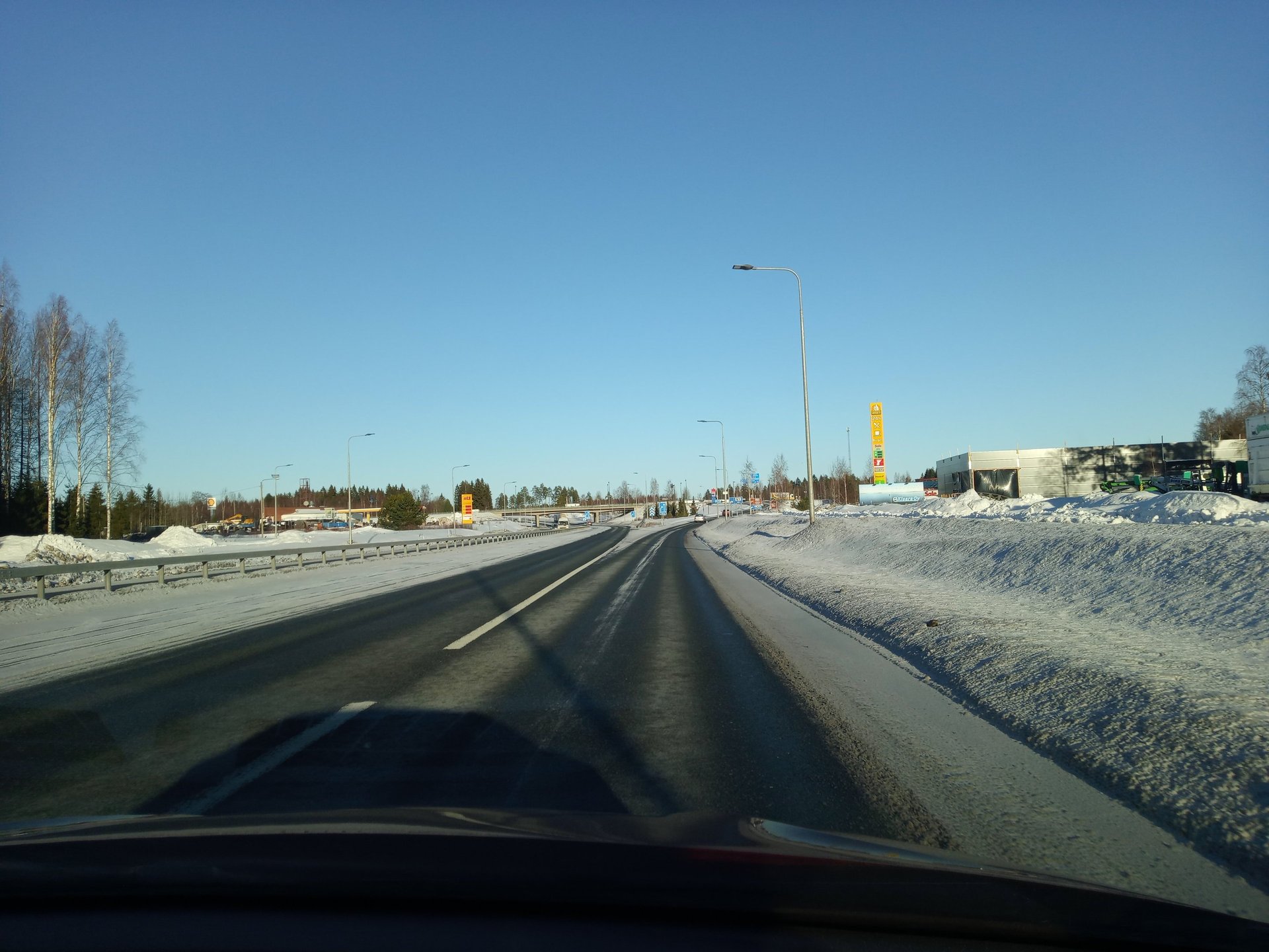 gray computer monitor