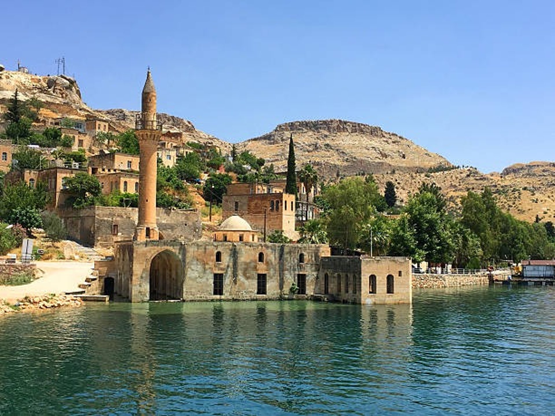 Halfeti: Sular Altında Kalan Saklı Cennet