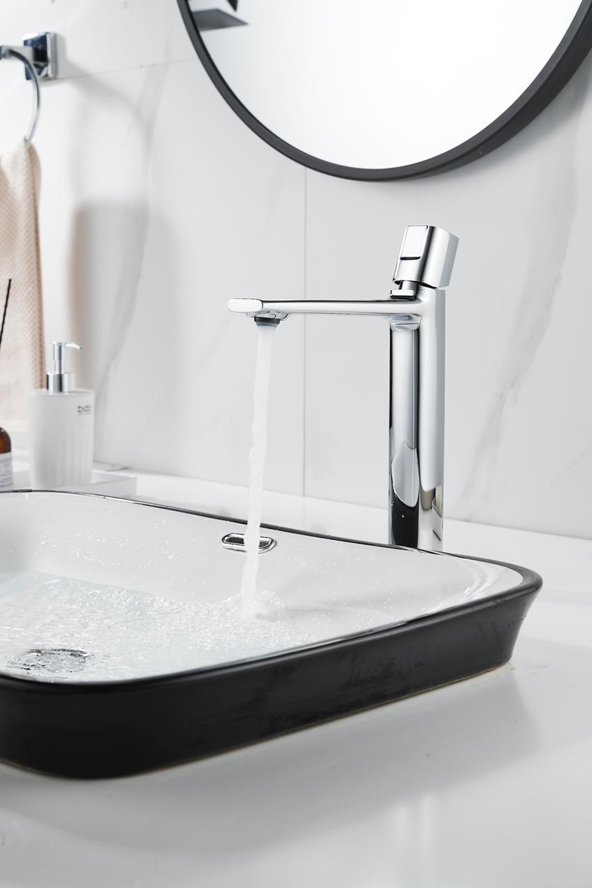 gray computer monitor