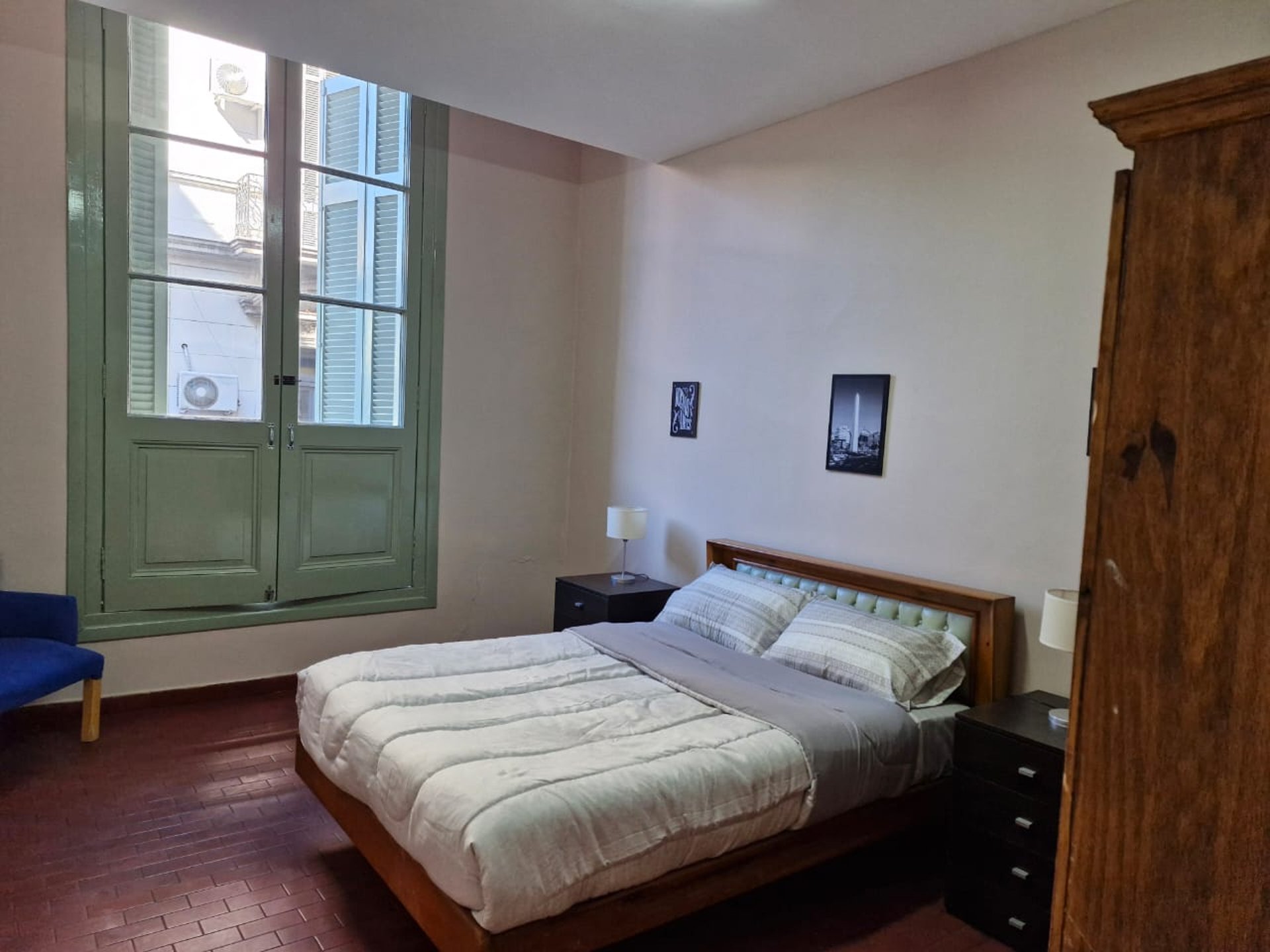 black and white bed linen
