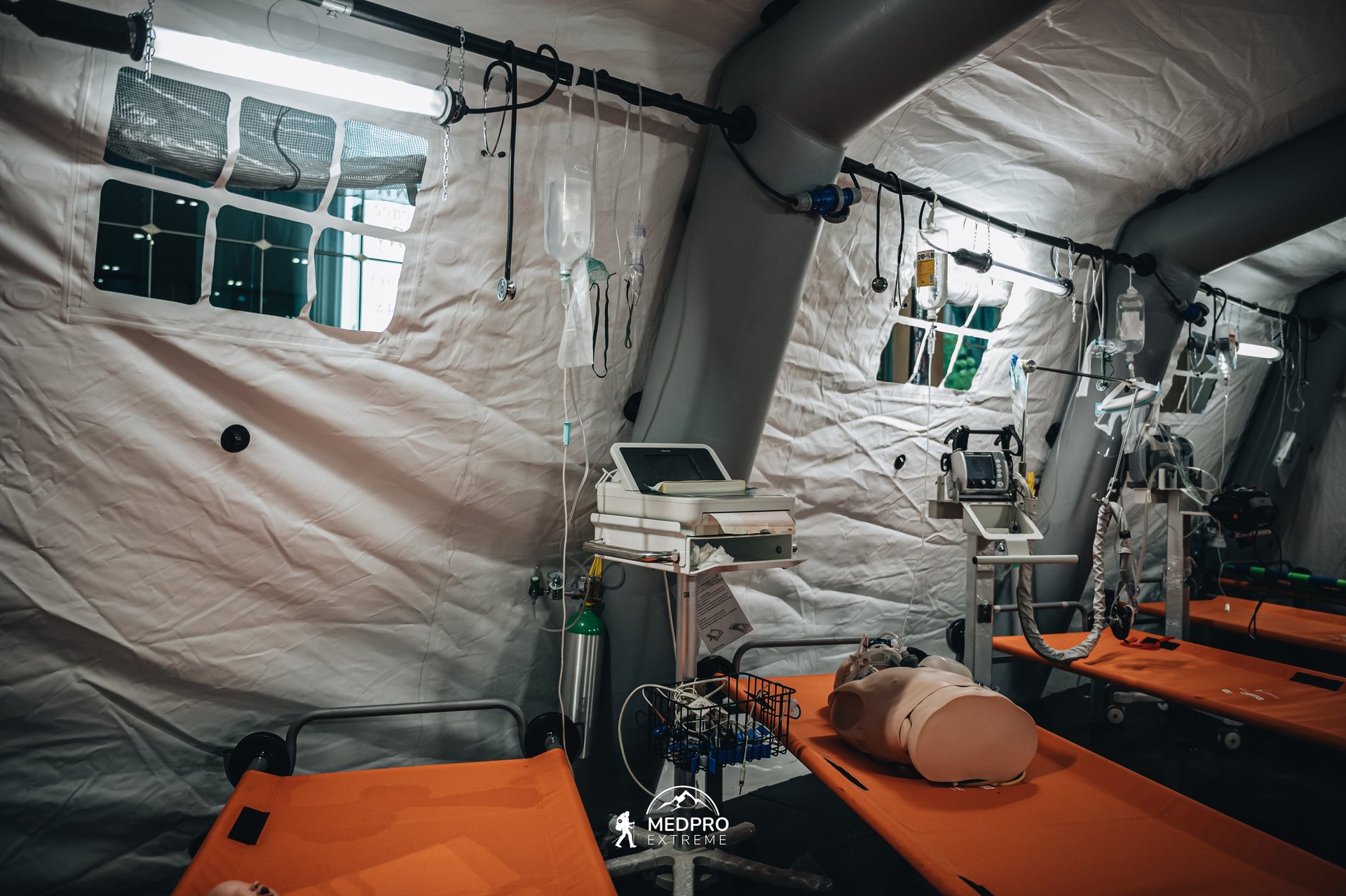 an abstract photo of a curved building with a blue sky in the background