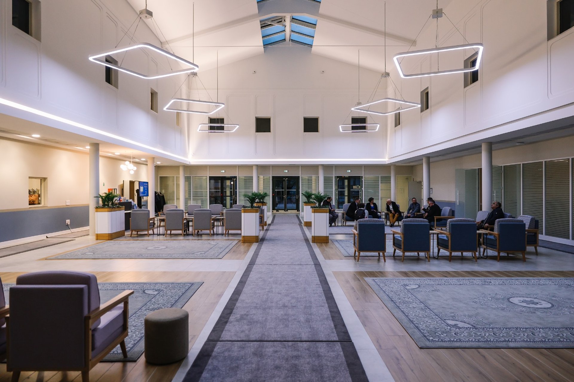 black and white bed linen