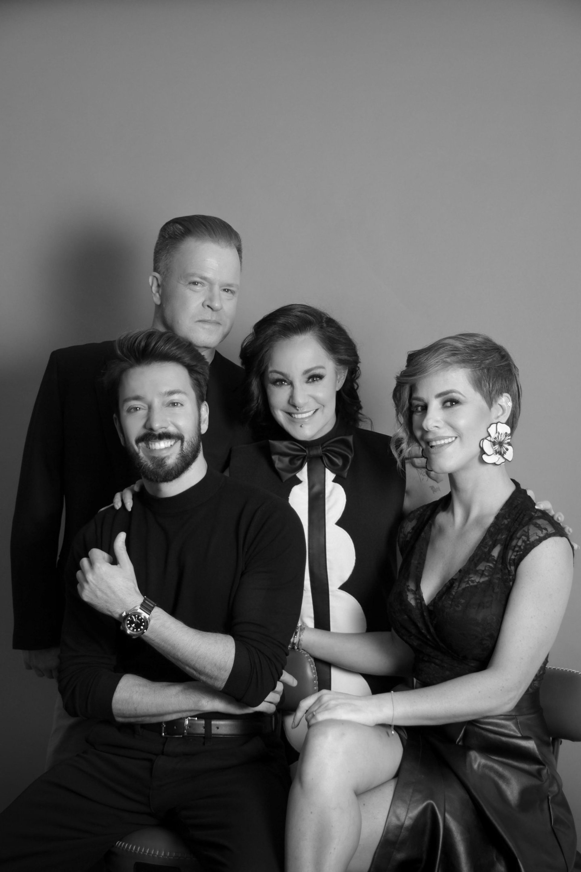 black and white bed linen