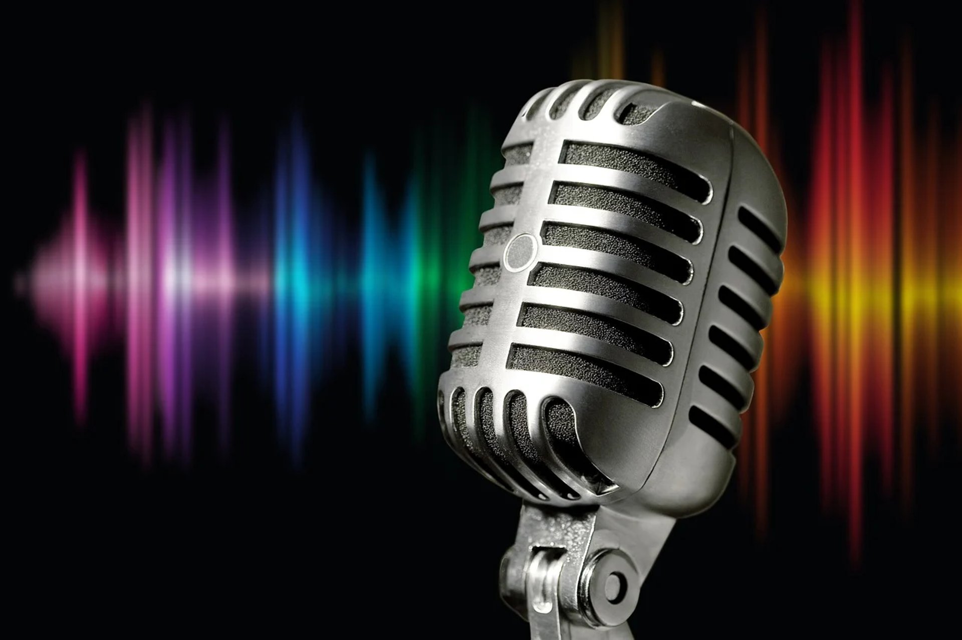 shallow focus photography of condenser microphone