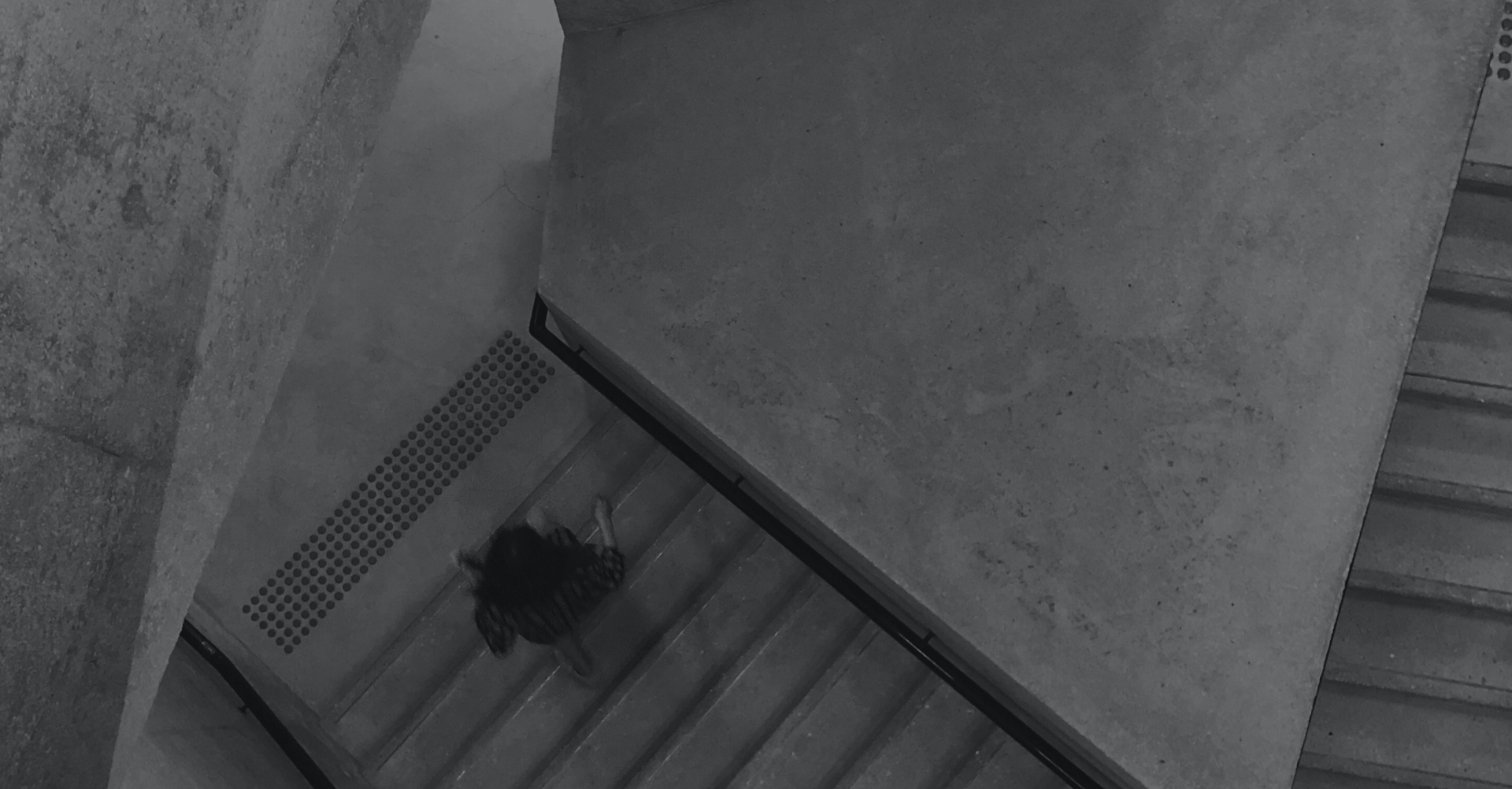 commercial concrete staircase for an apartment complex