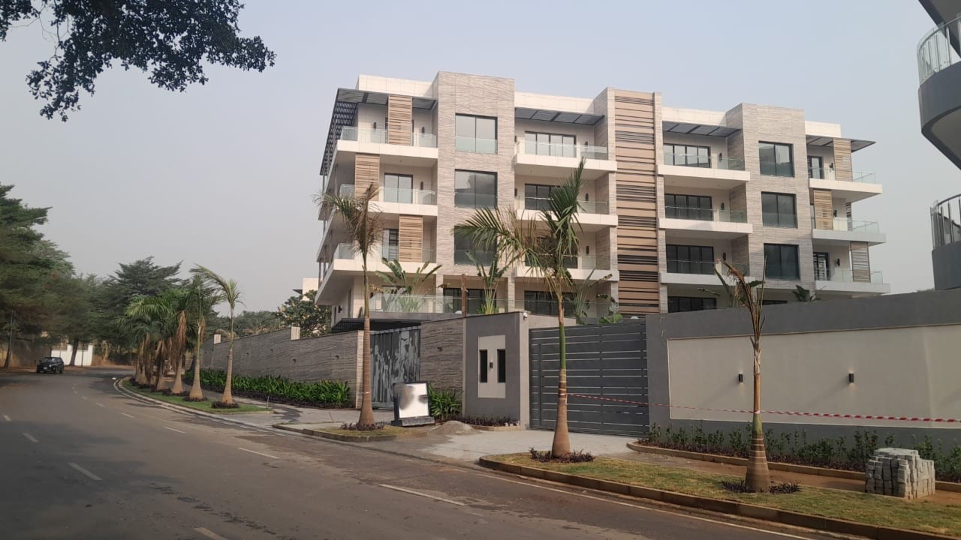 black and white bed linen