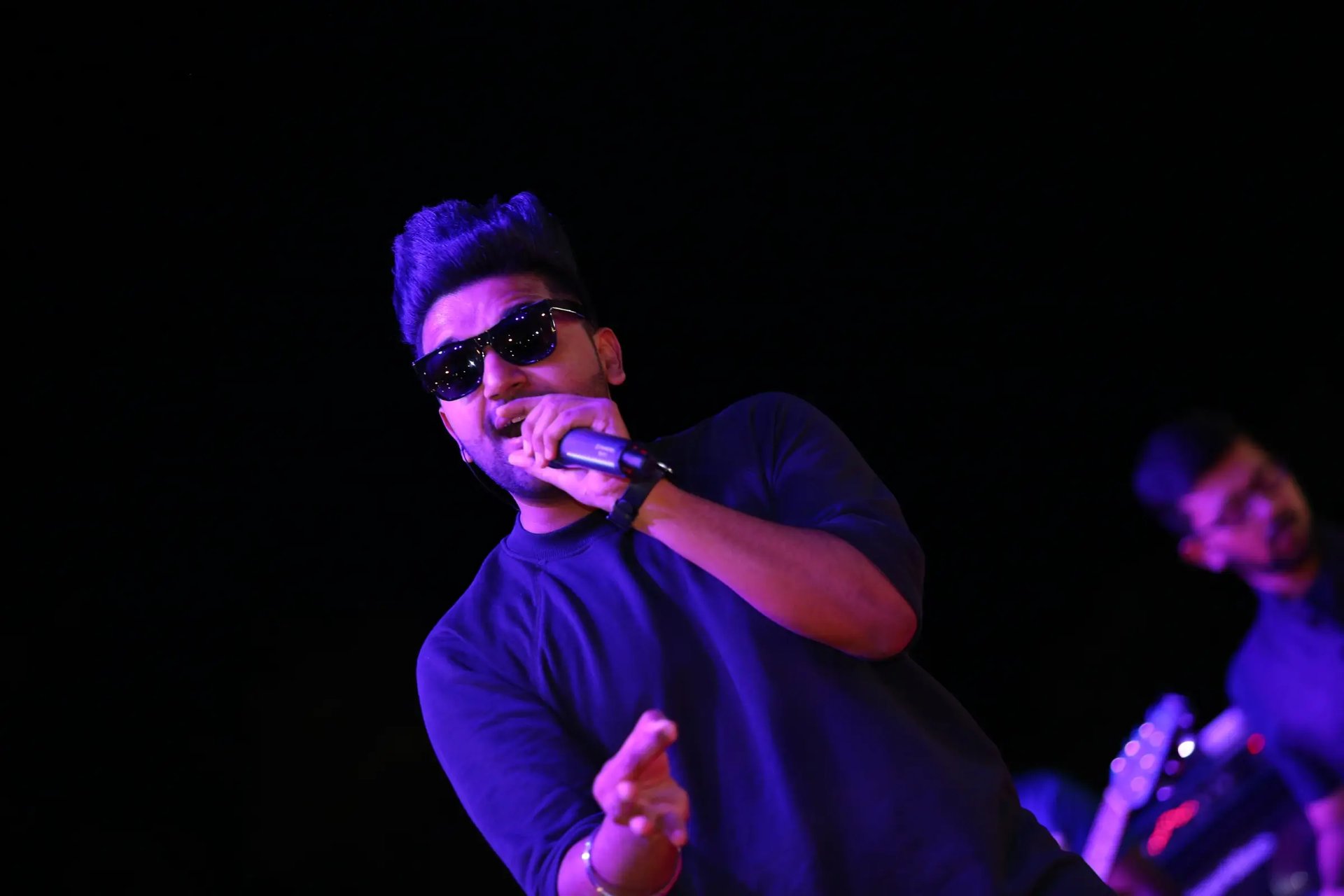 guru-randhawa-live-in-concert_-the-kabir-company