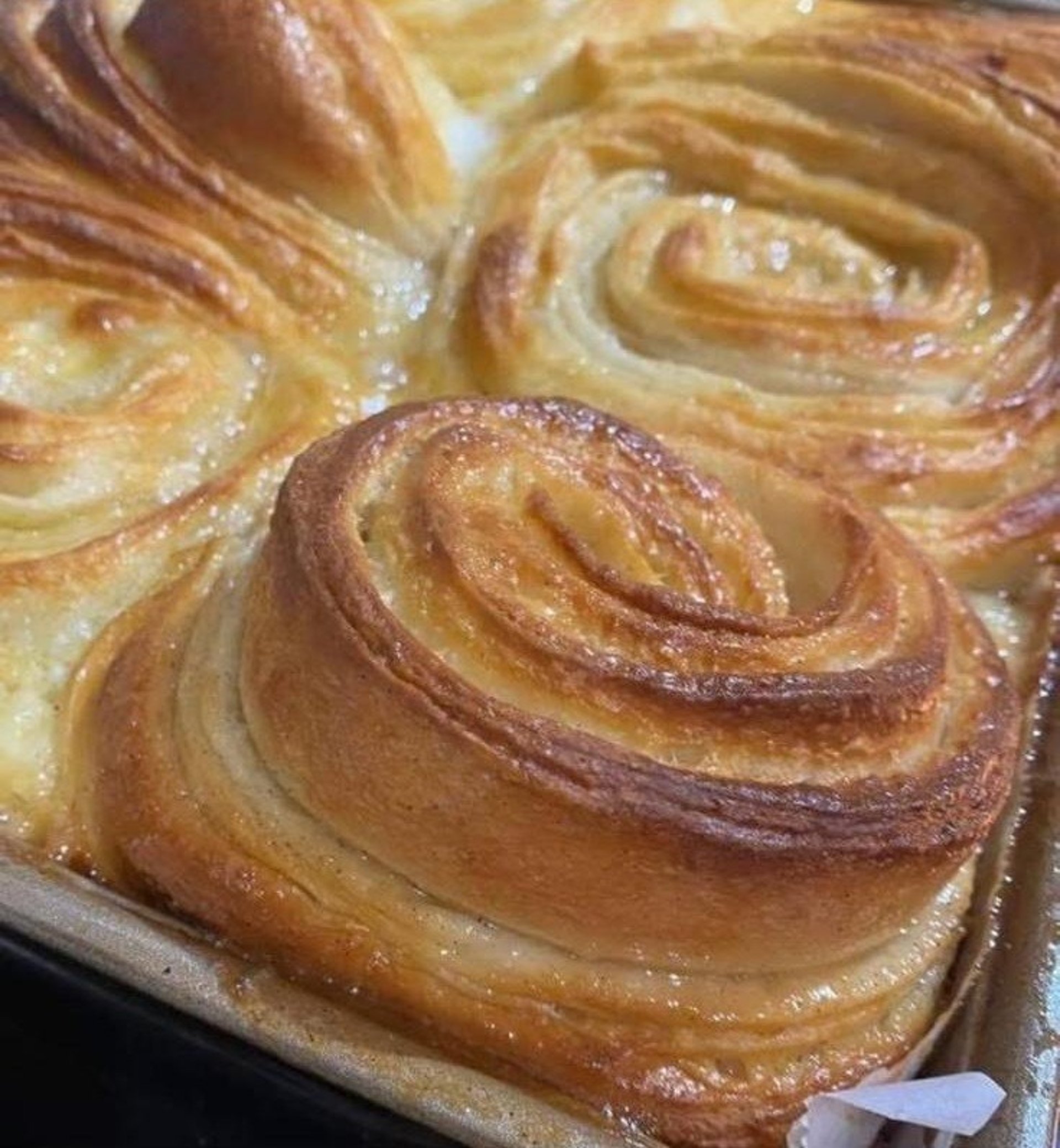 gray computer monitor