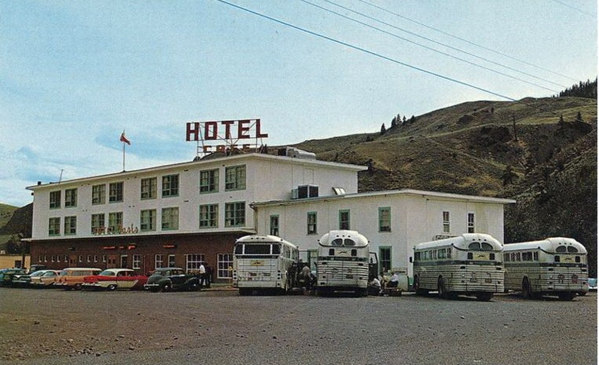 Cache Creek travelers 1958, Oasis Hotel,