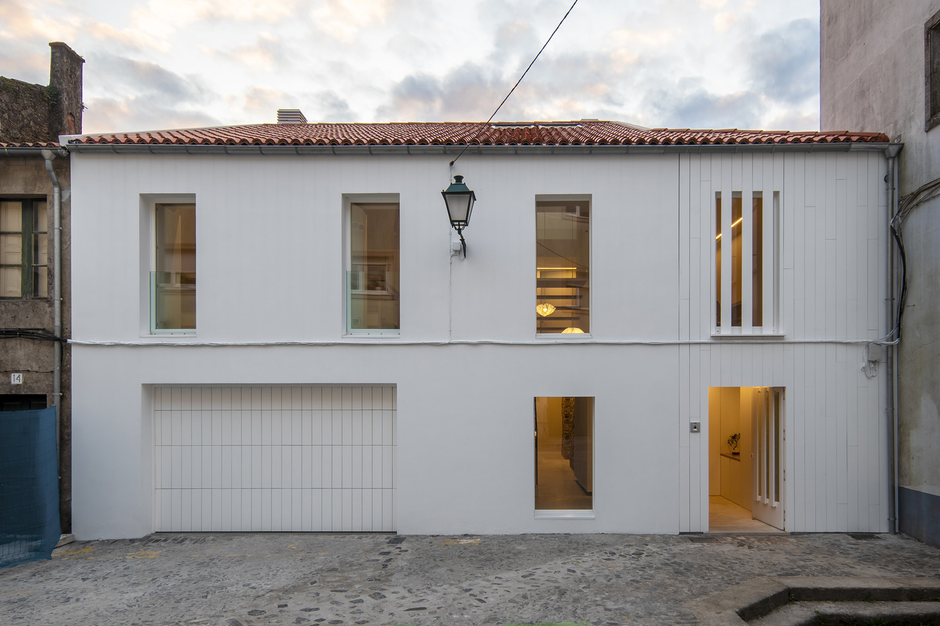 black and white bed linen