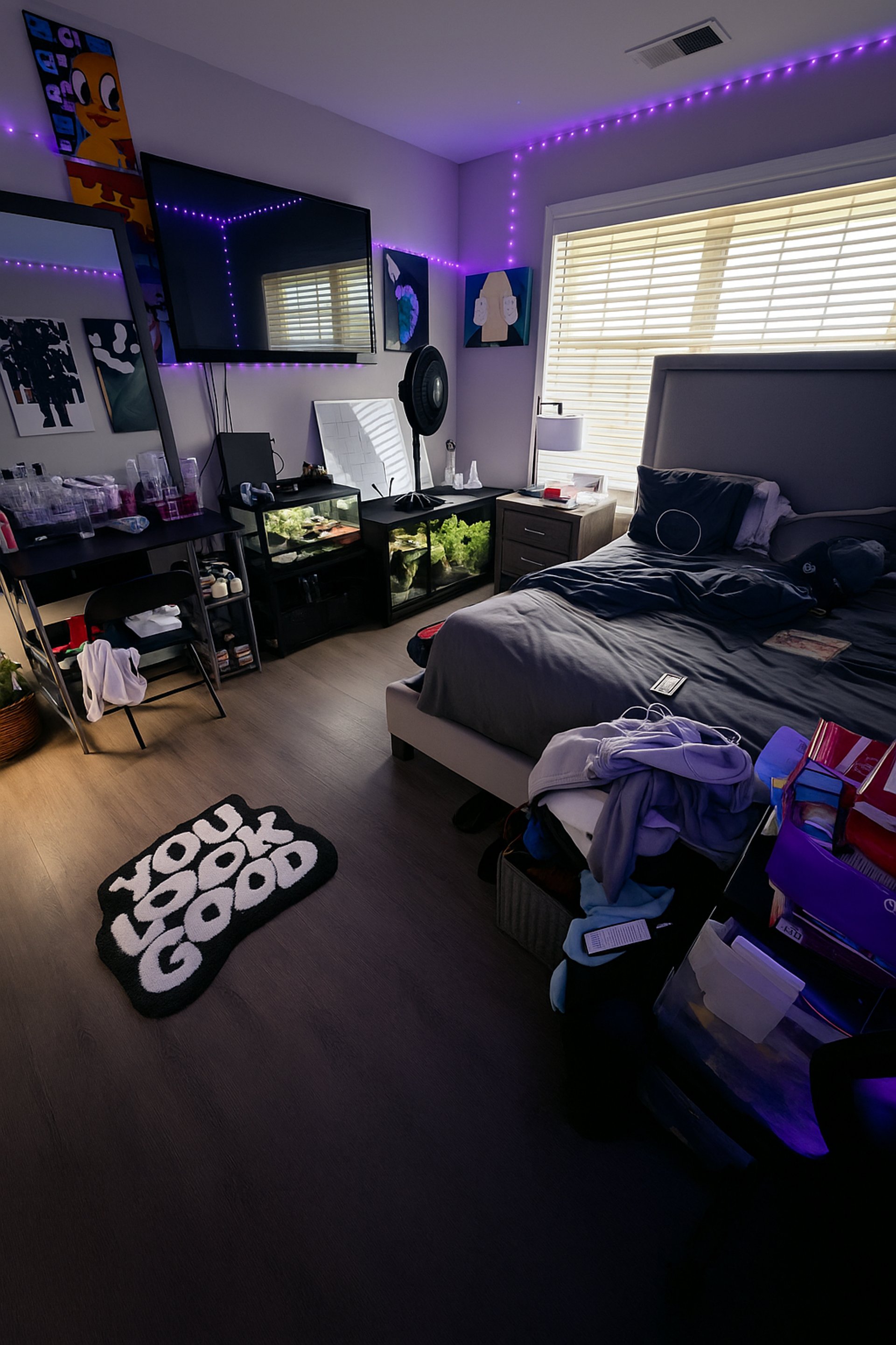 black and white bed linen