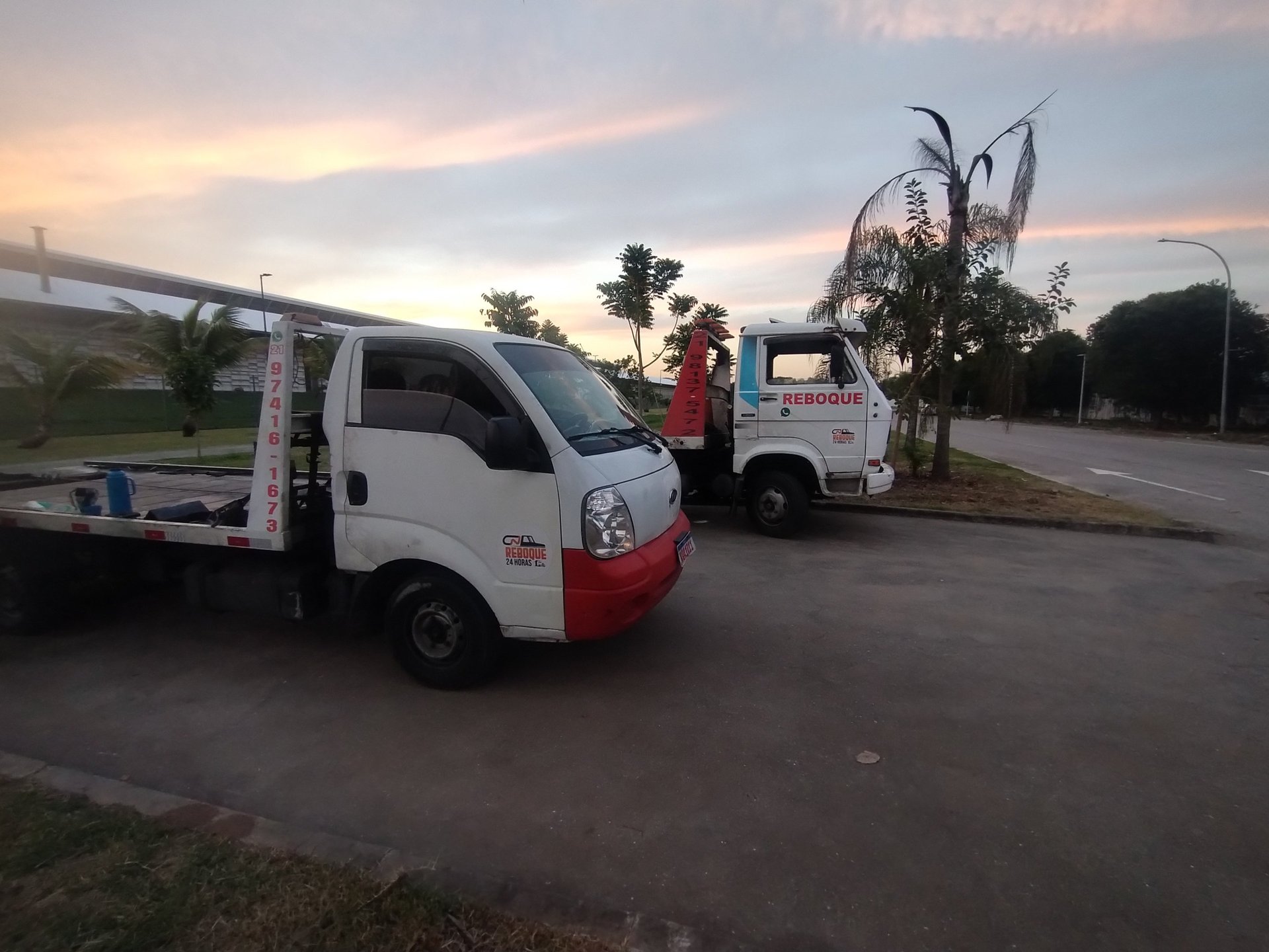 black and brown leather padded tub sofa
