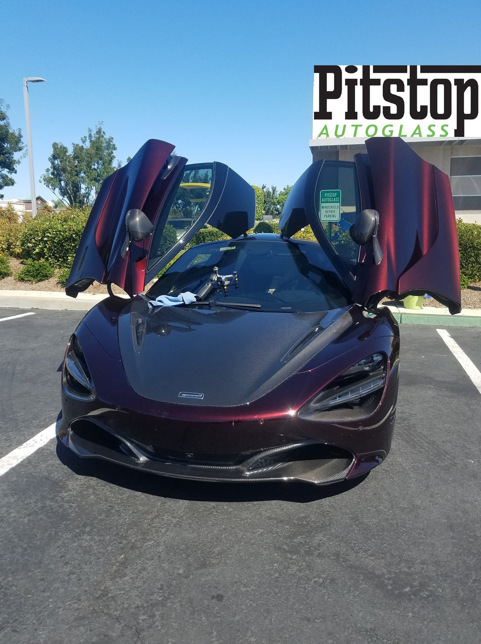 gray computer monitor