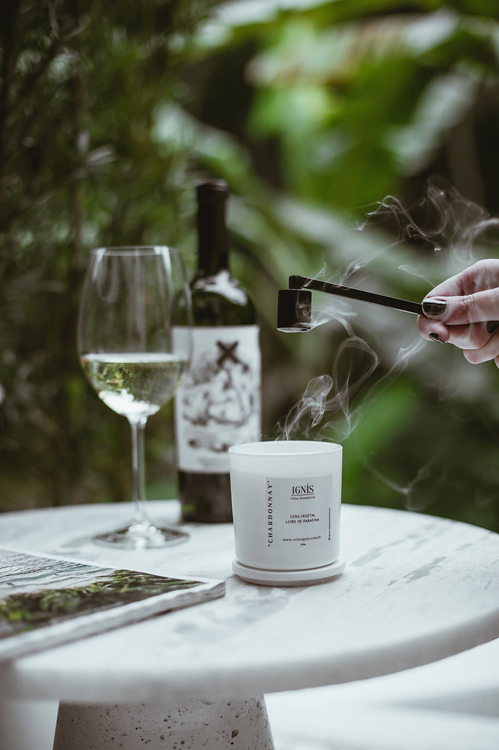 black and white bed linen