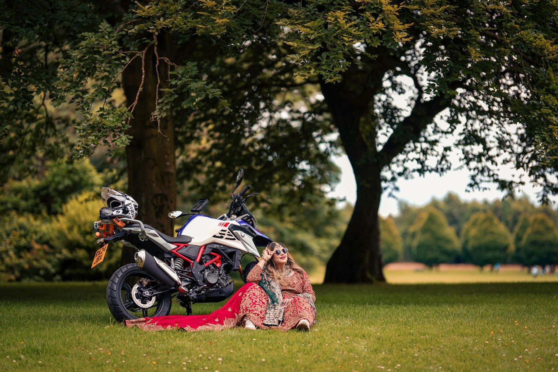 black and white bed linen