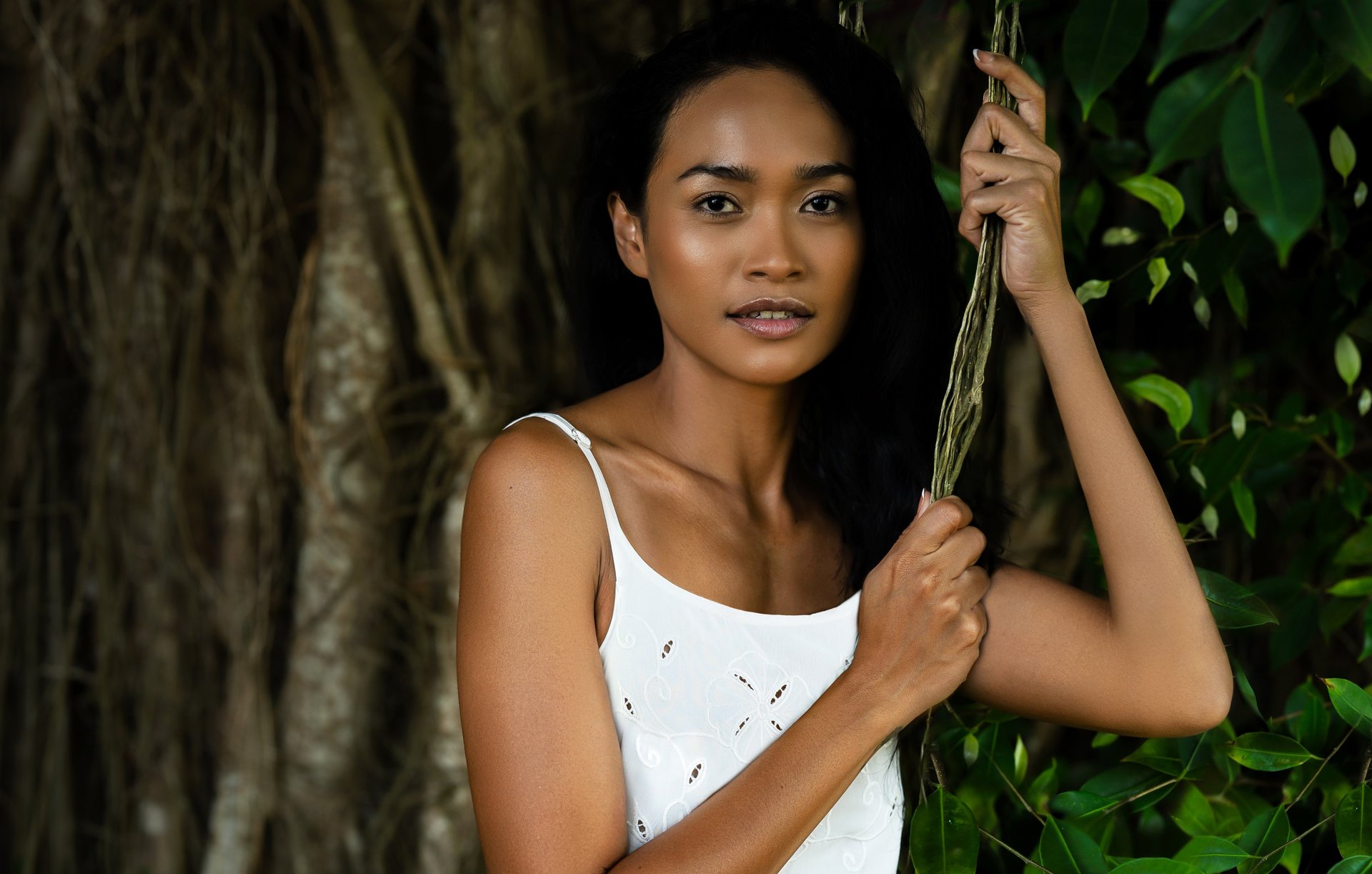 black and white bed linen