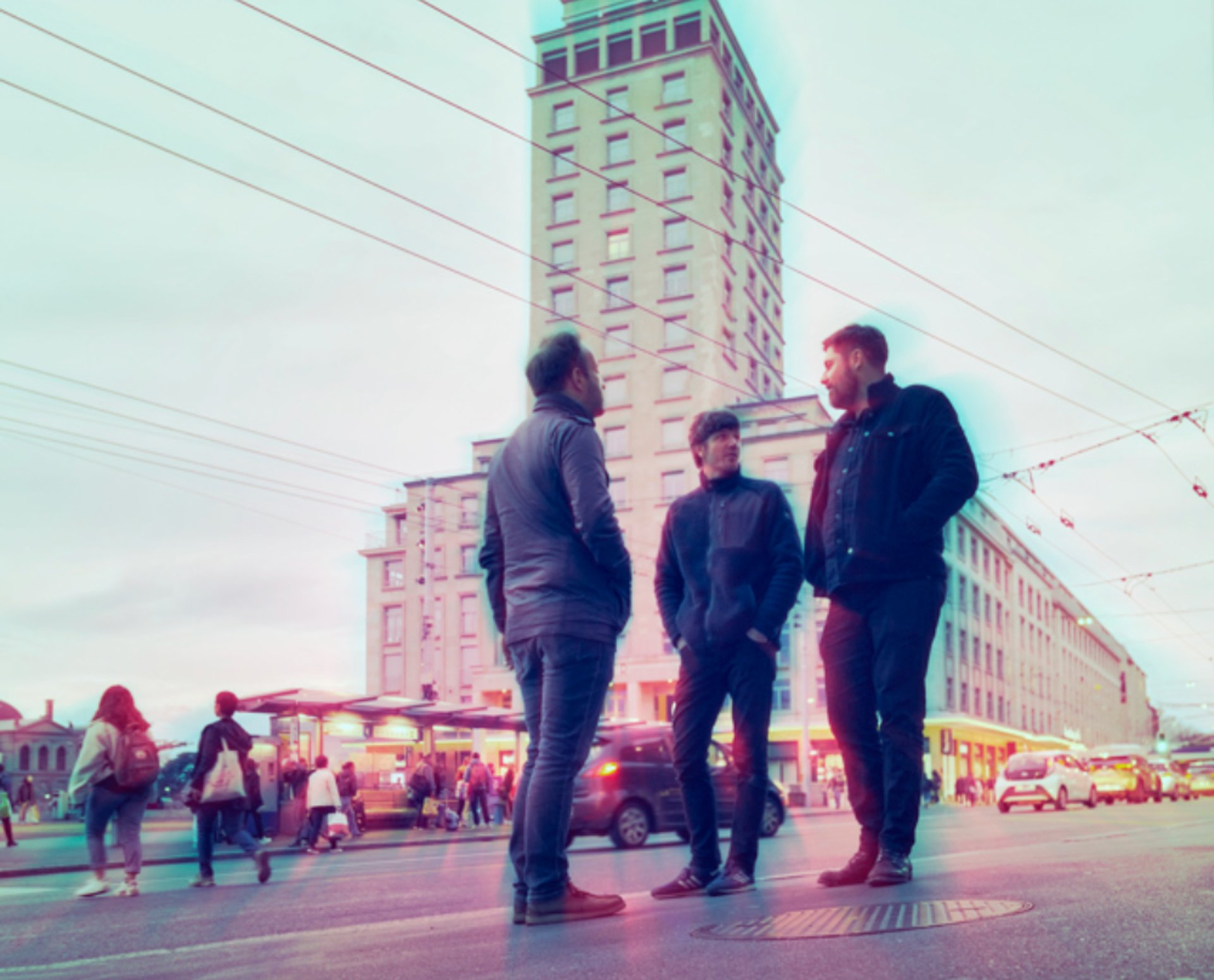 man wearing gray dress shirt