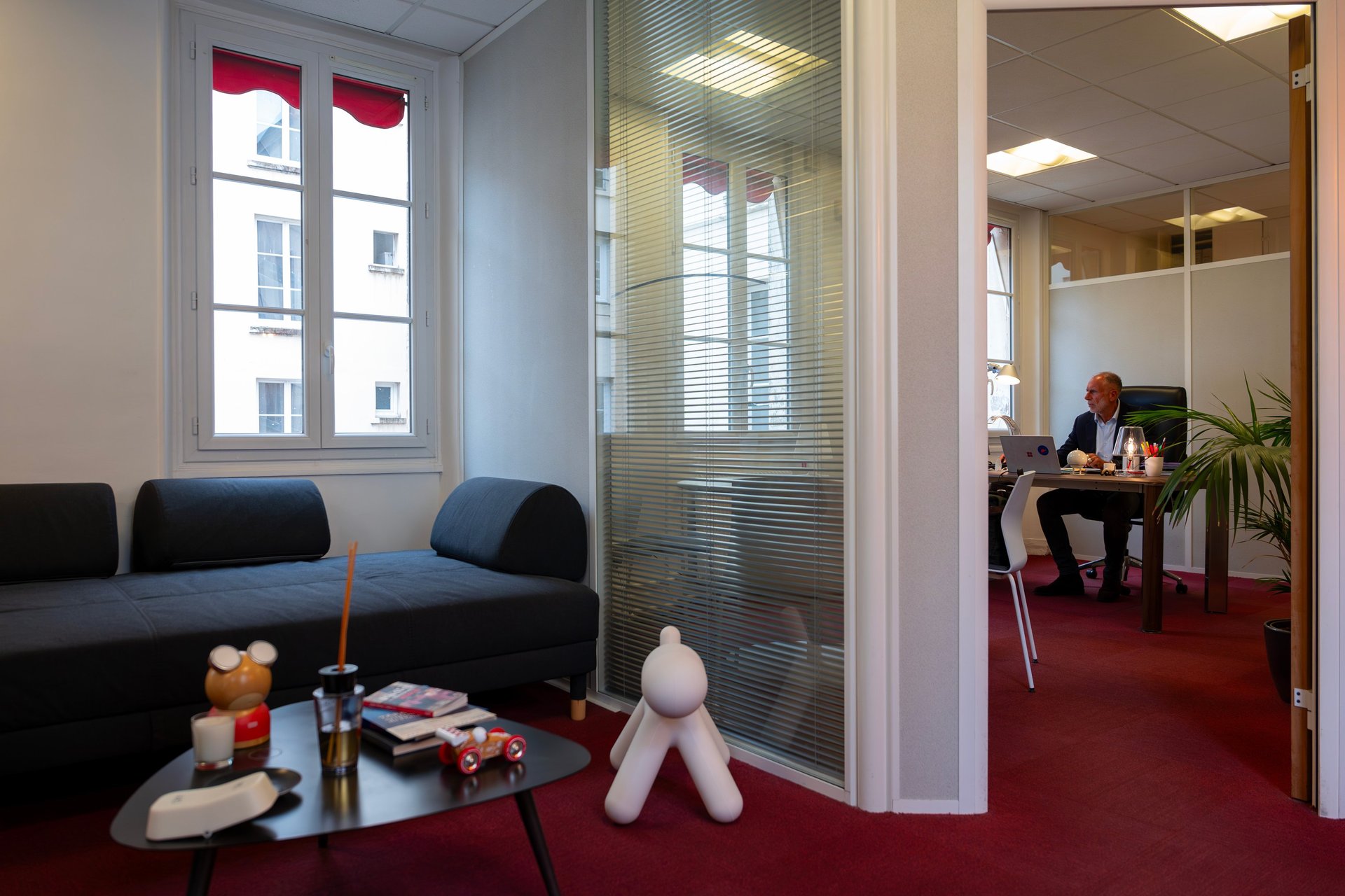 A row of buildings with balconies and balconies